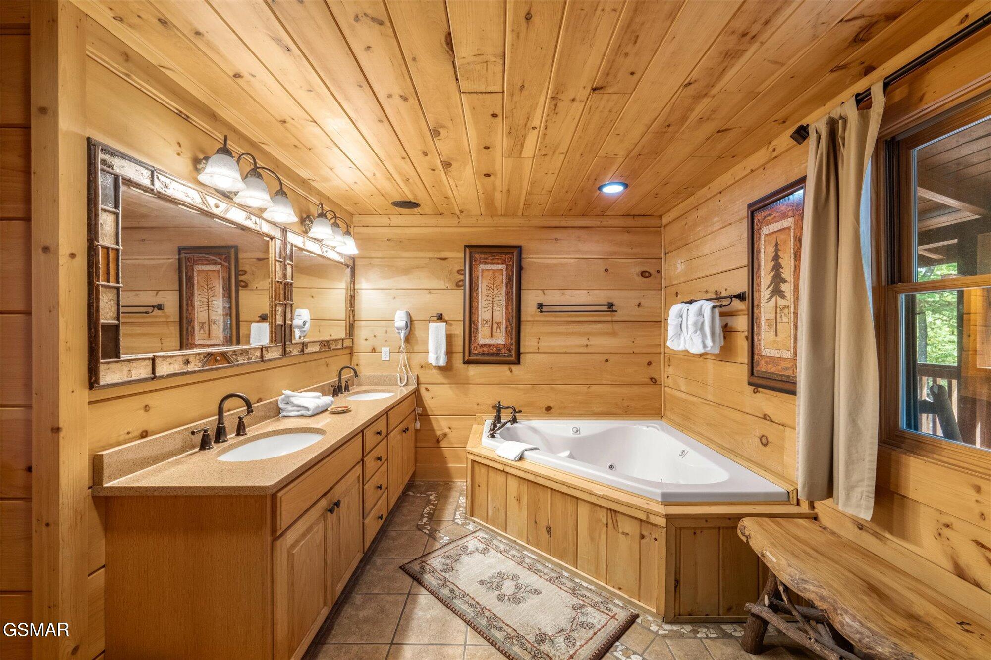 2992 Mountain Memories Way