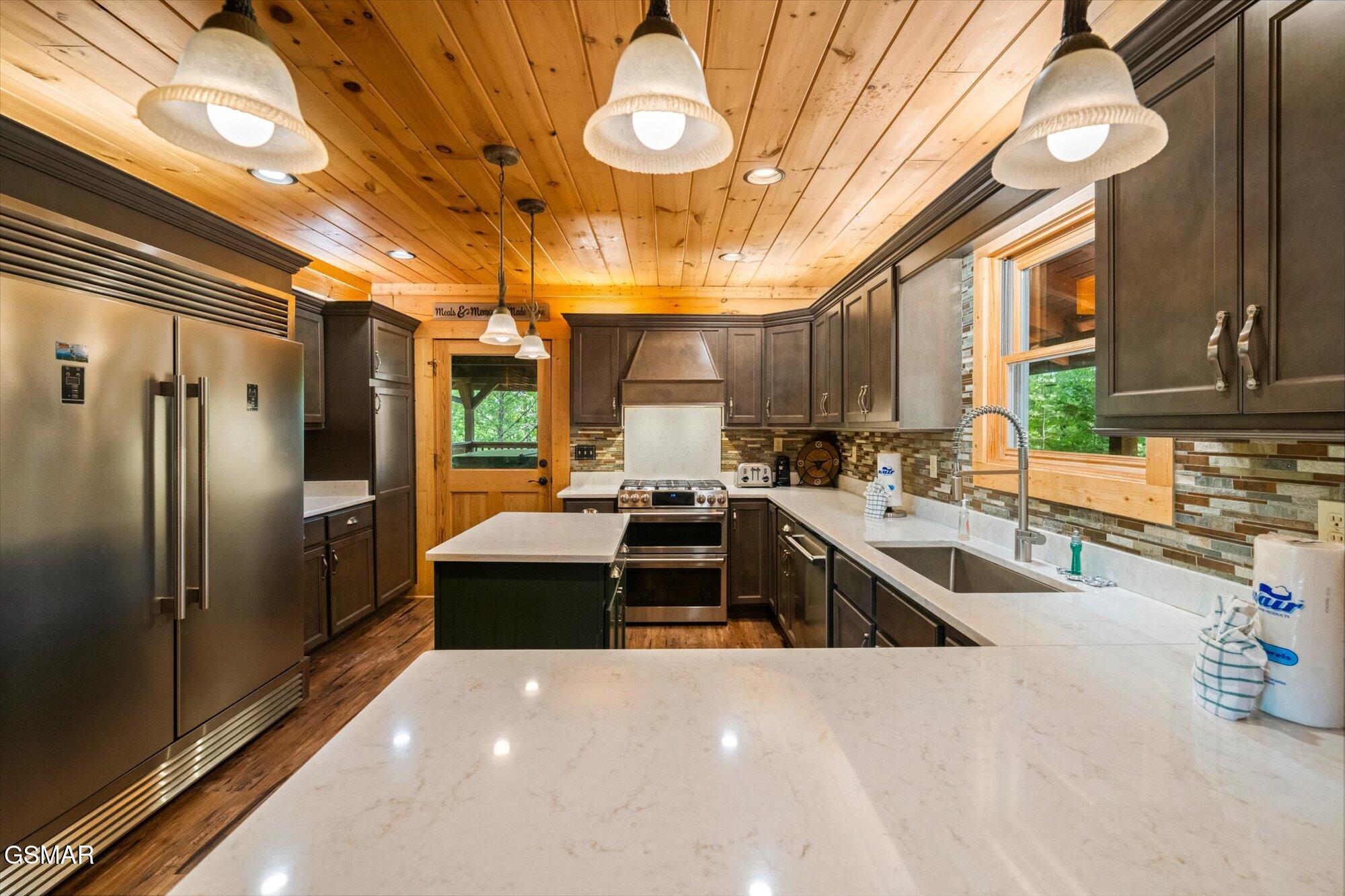 2992 Mountain Memories Way