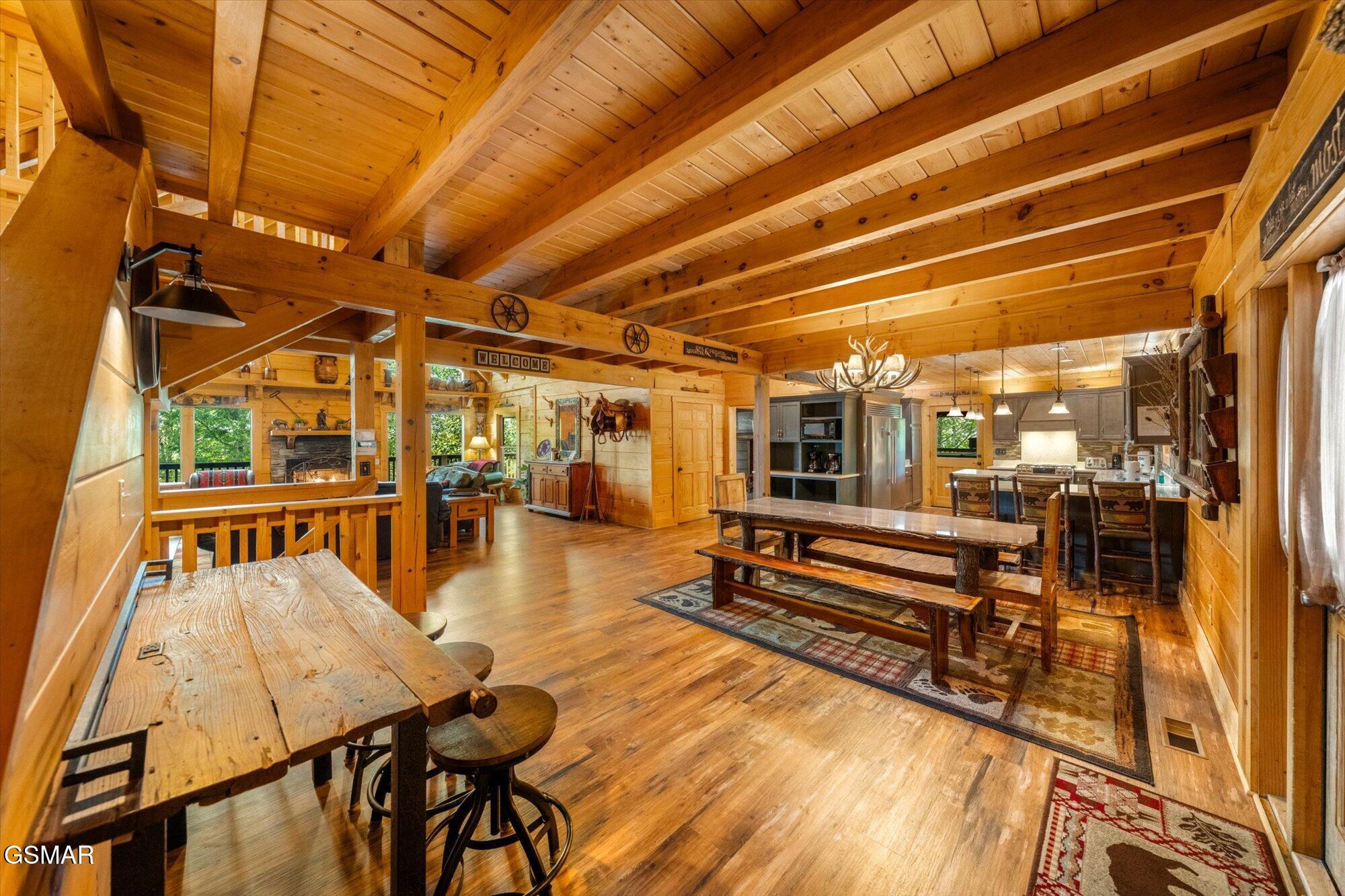 2992 Mountain Memories Way