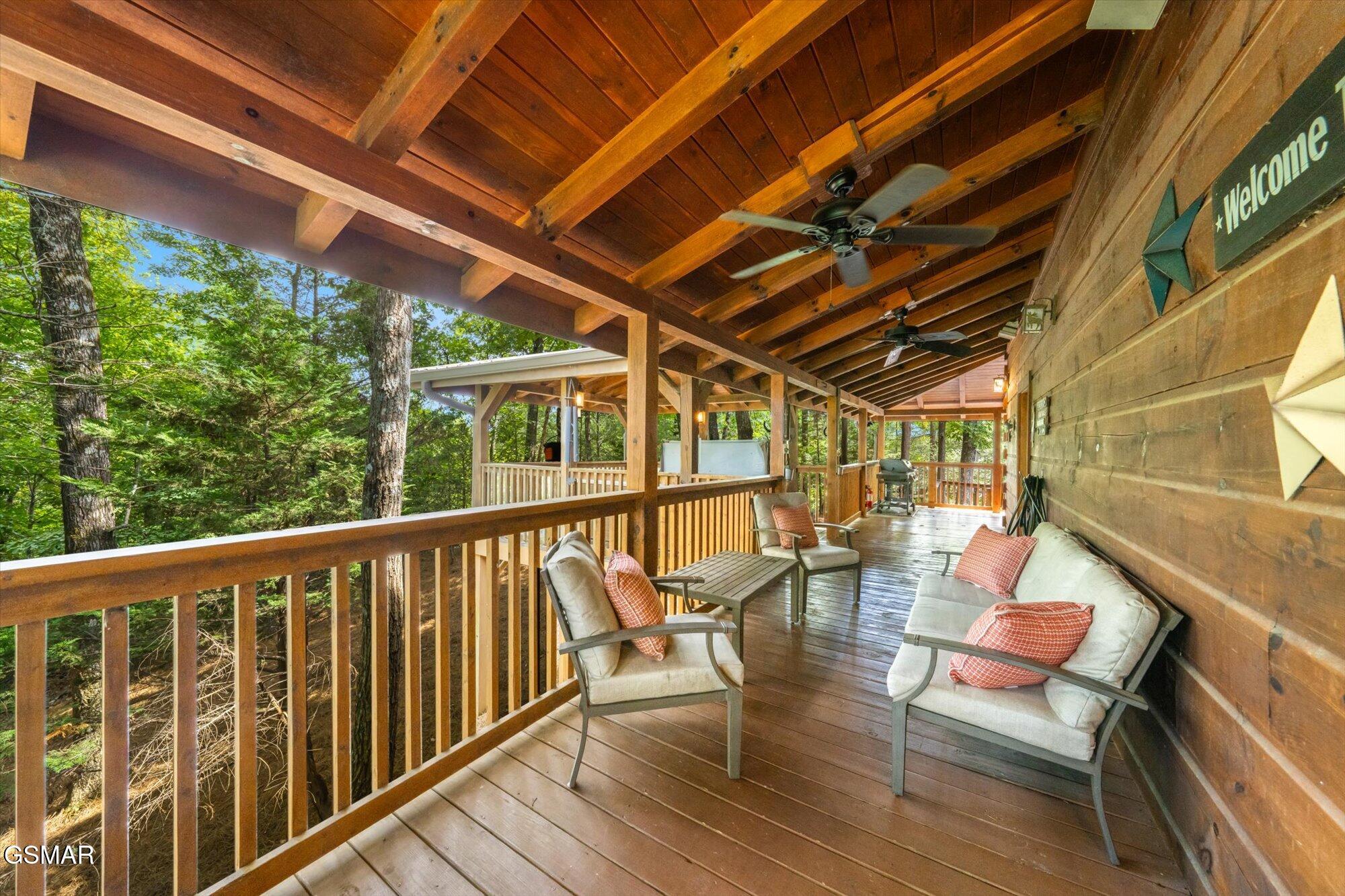 2992 Mountain Memories Way