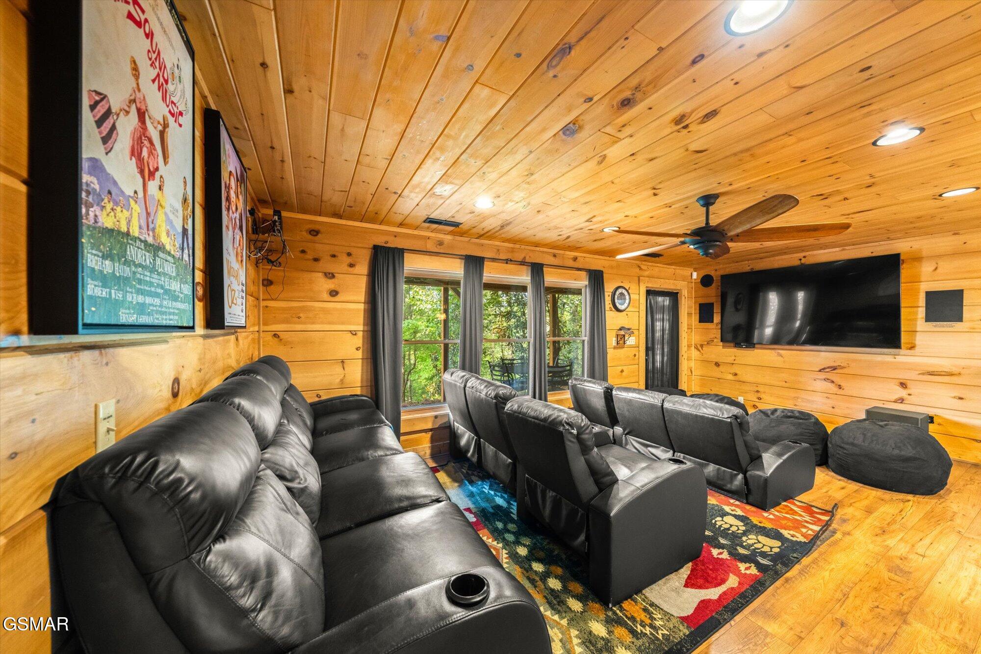 2992 Mountain Memories Way