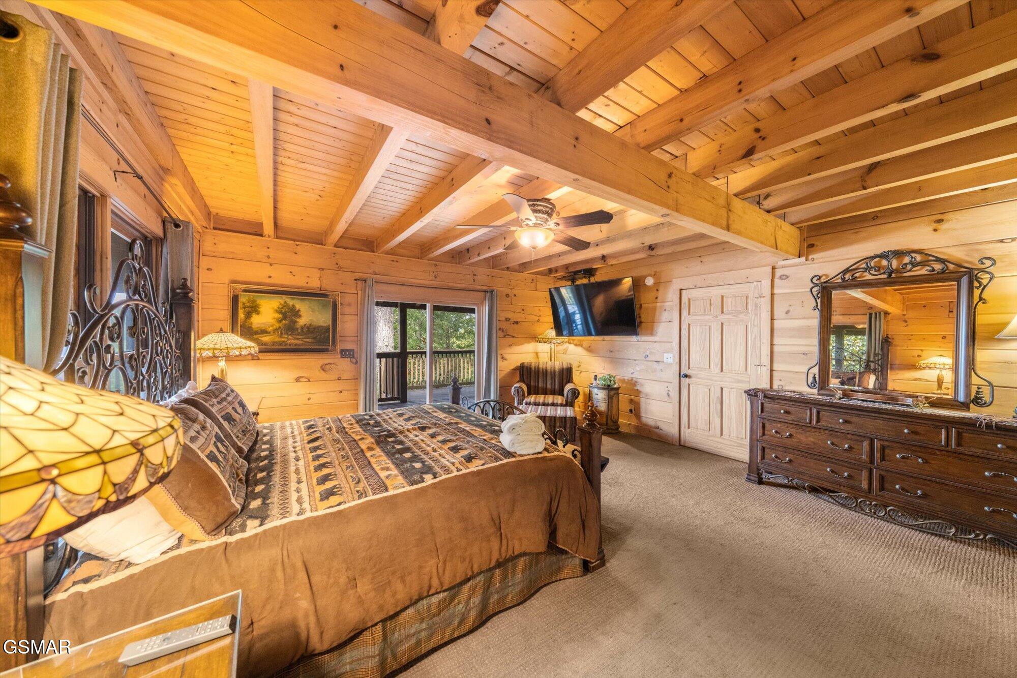 2992 Mountain Memories Way