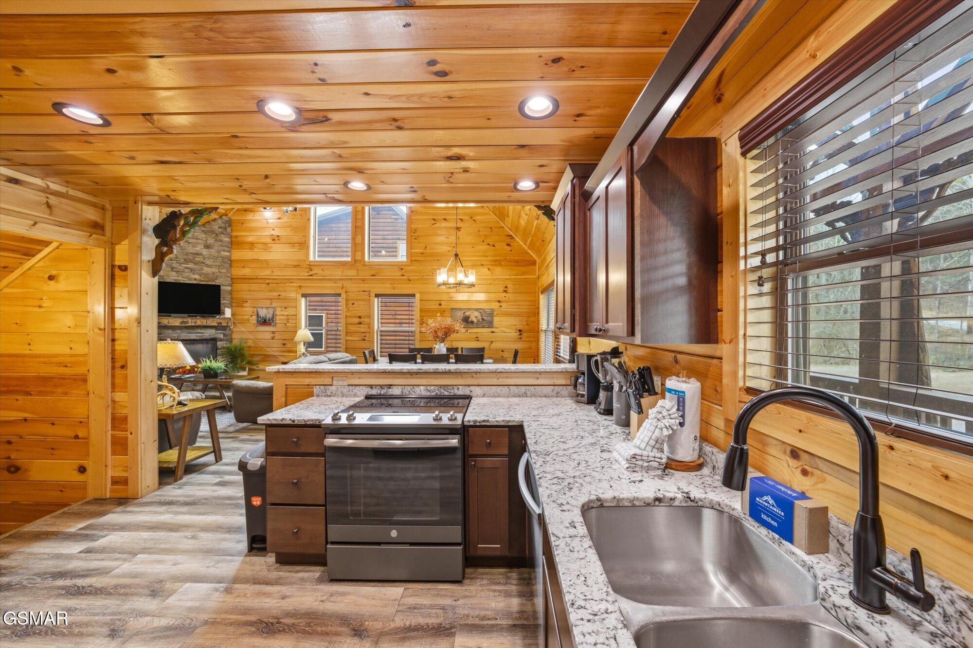 551 Blackberry Ridge Way