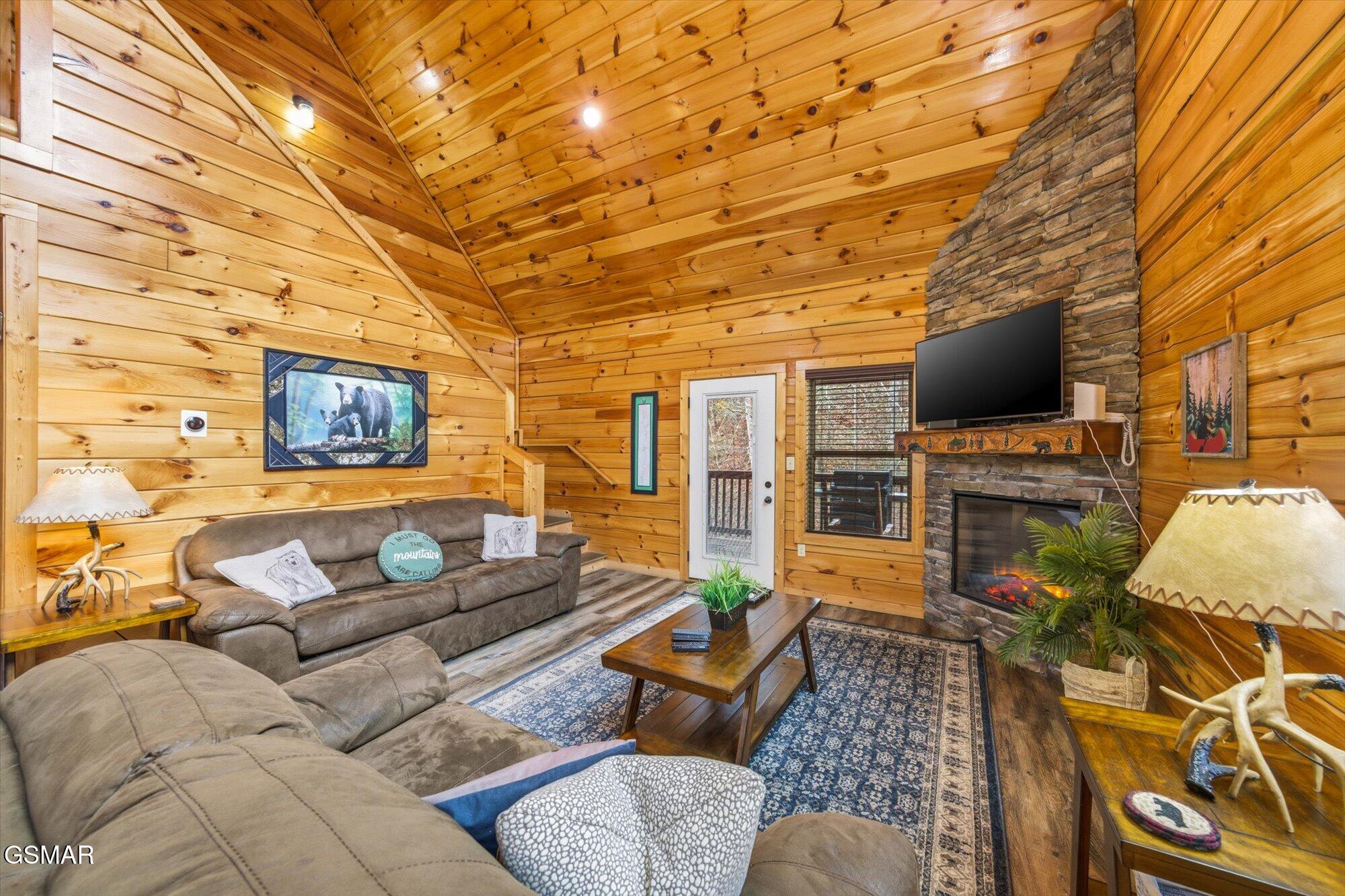 551 Blackberry Ridge Way