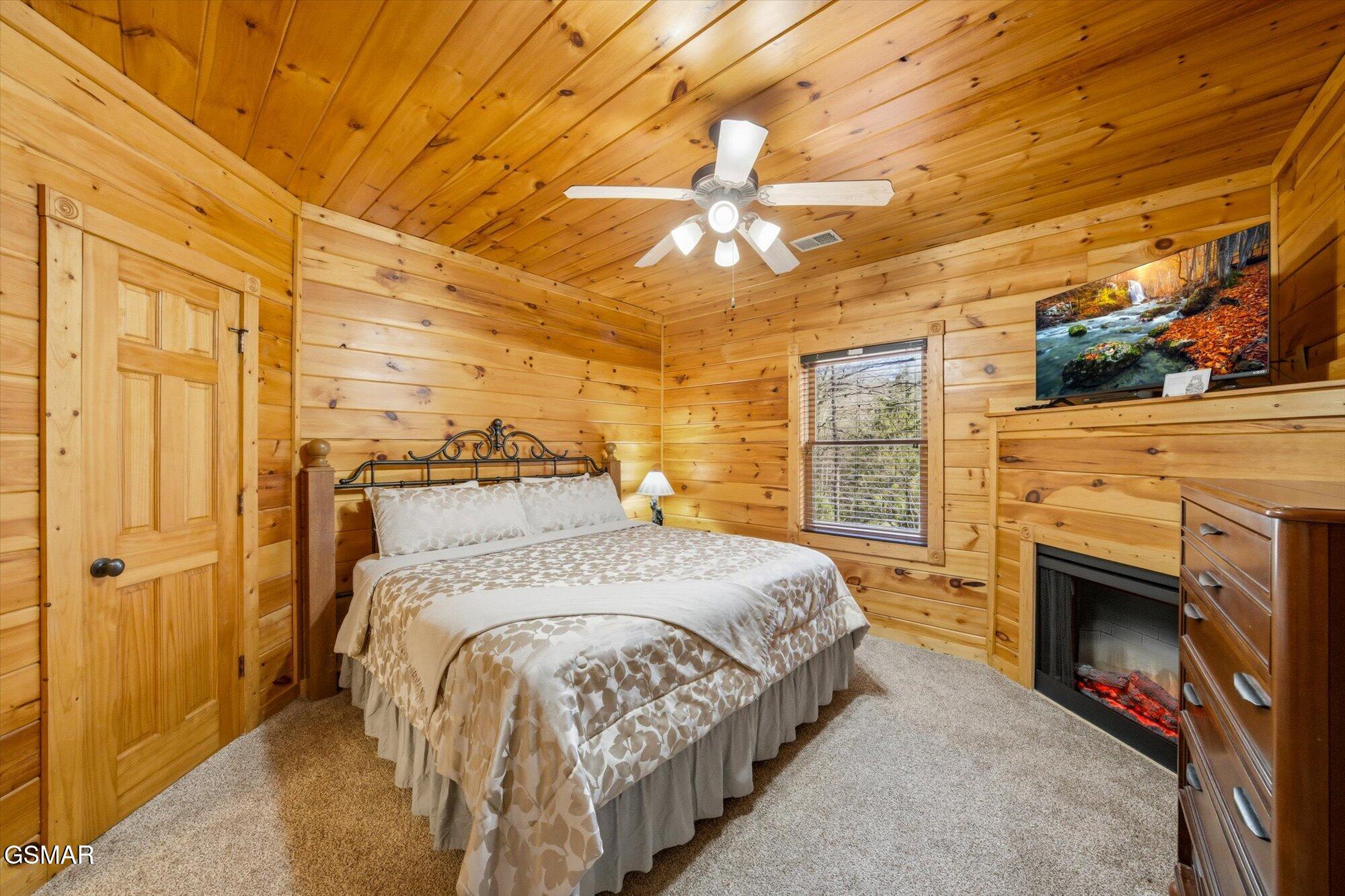 625 Gatlinburg Falls Way