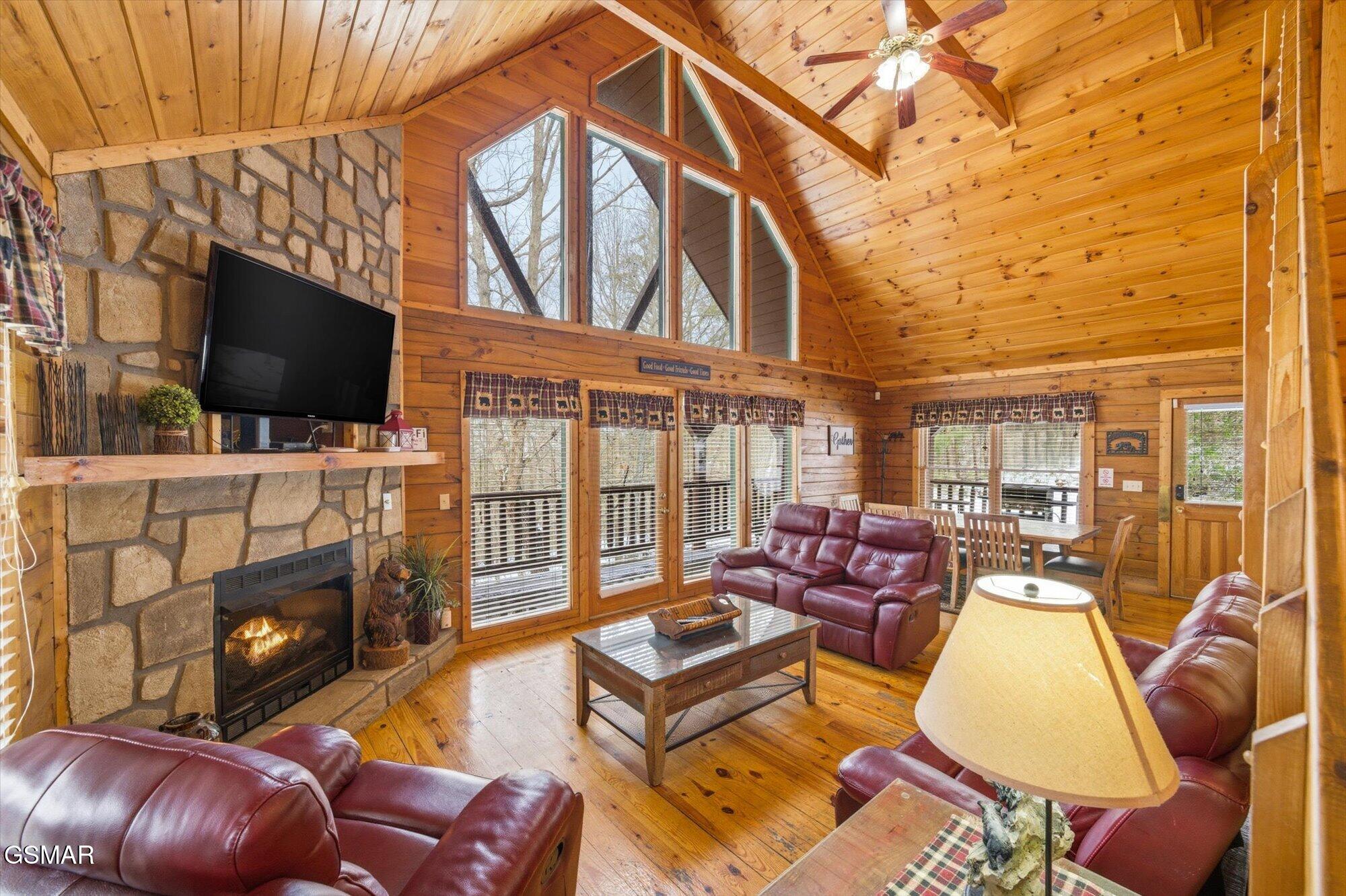 1713 Parkway View Court