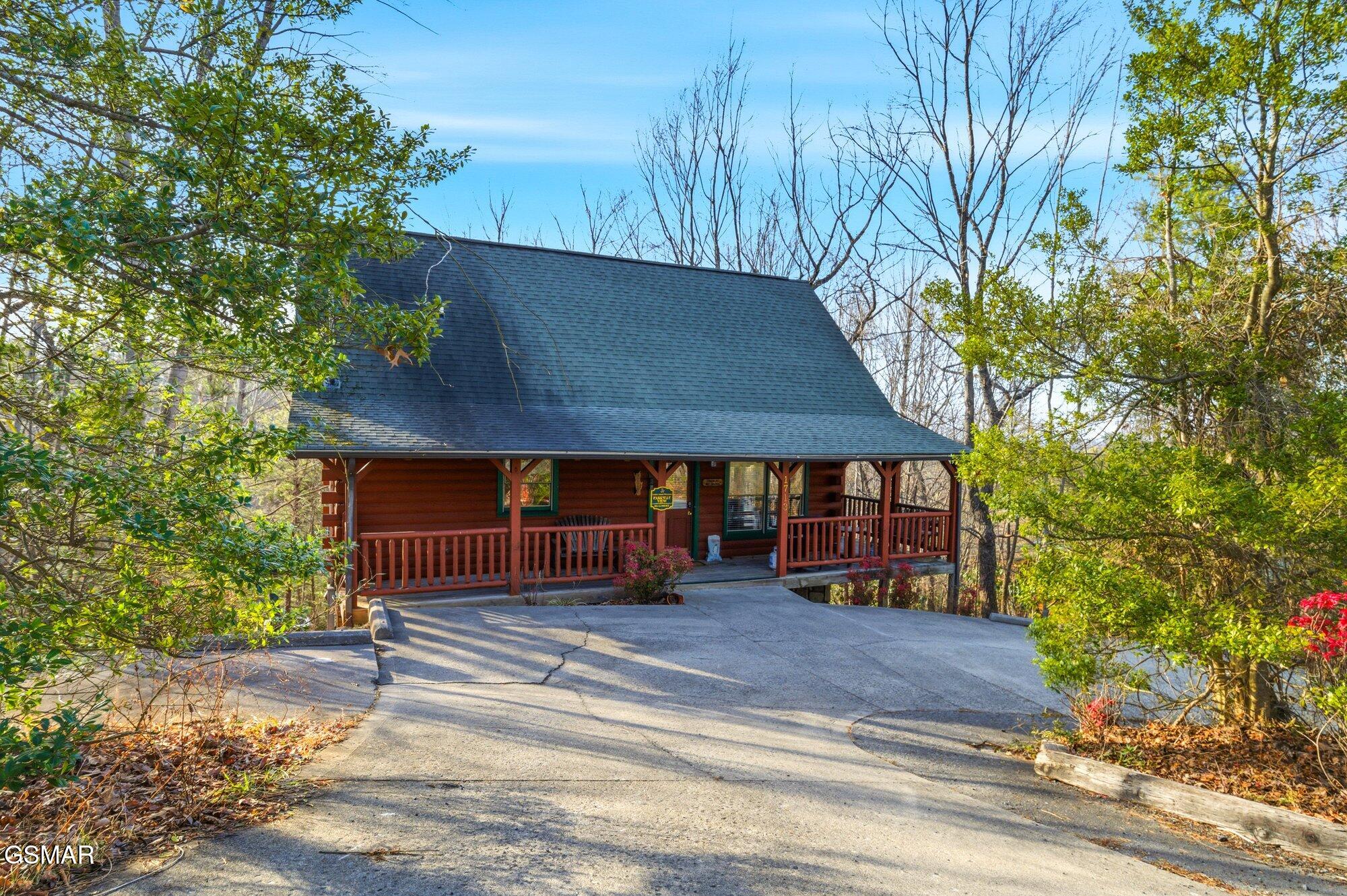 1713 Parkway View Court