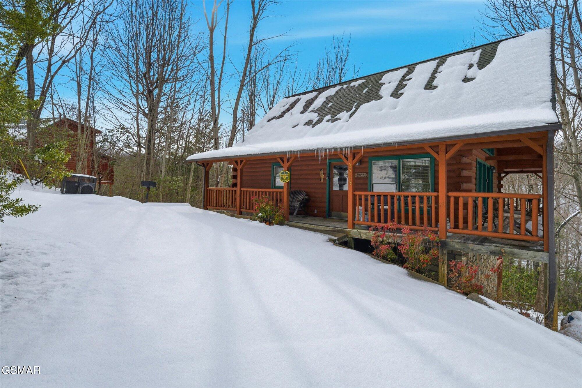 1713 Parkway View Court