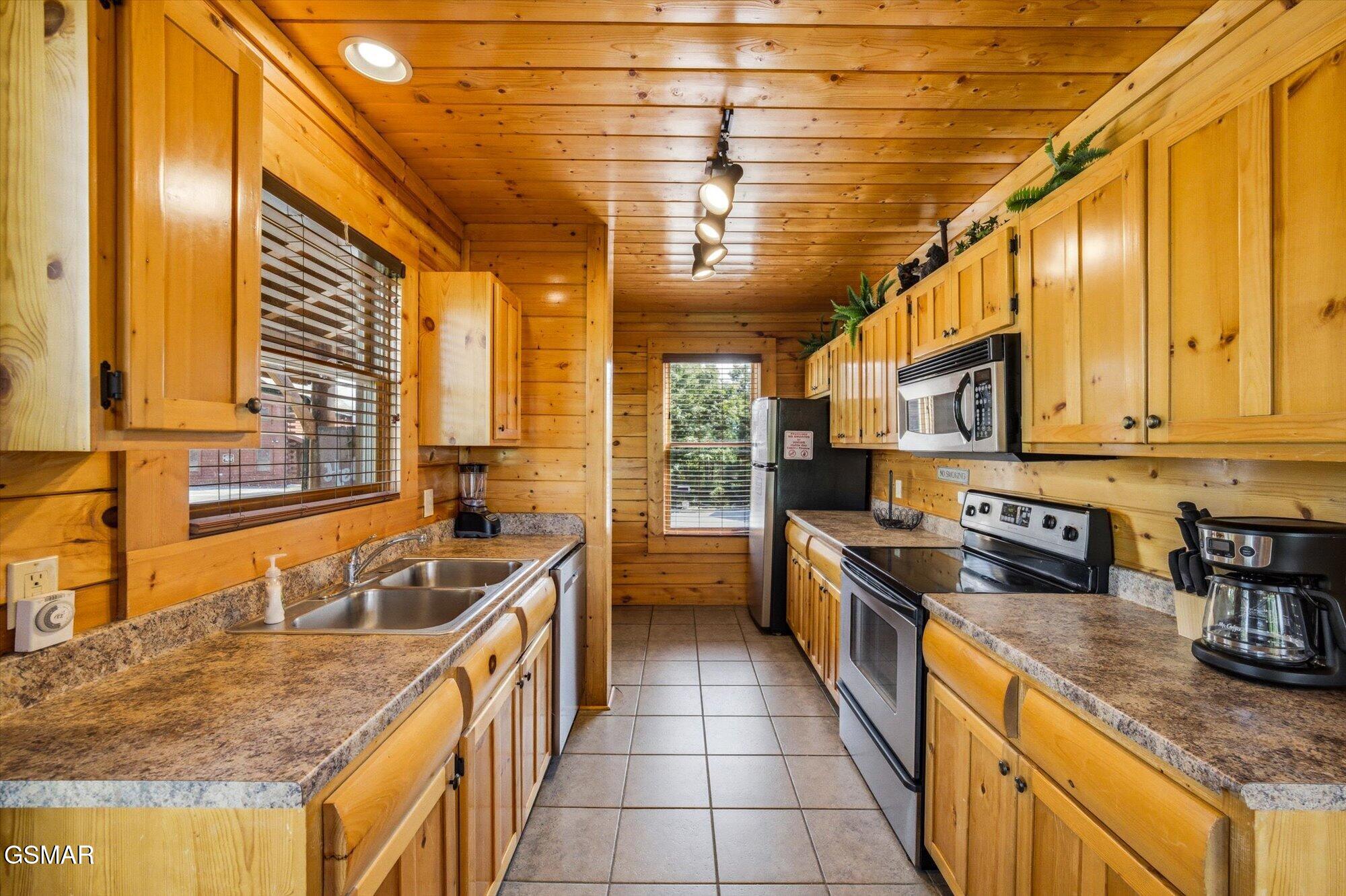 2809 White Oak Ridge Lane