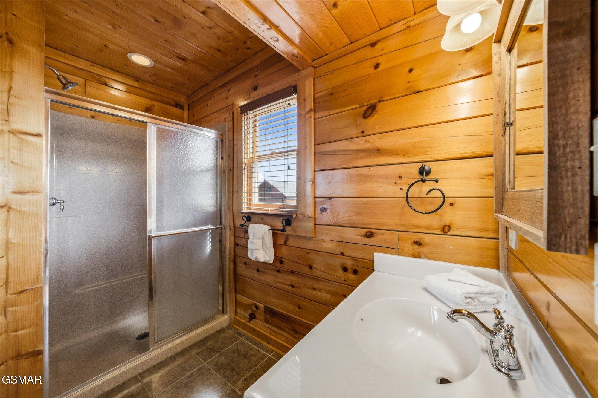 2809 White Oak Ridge Lane