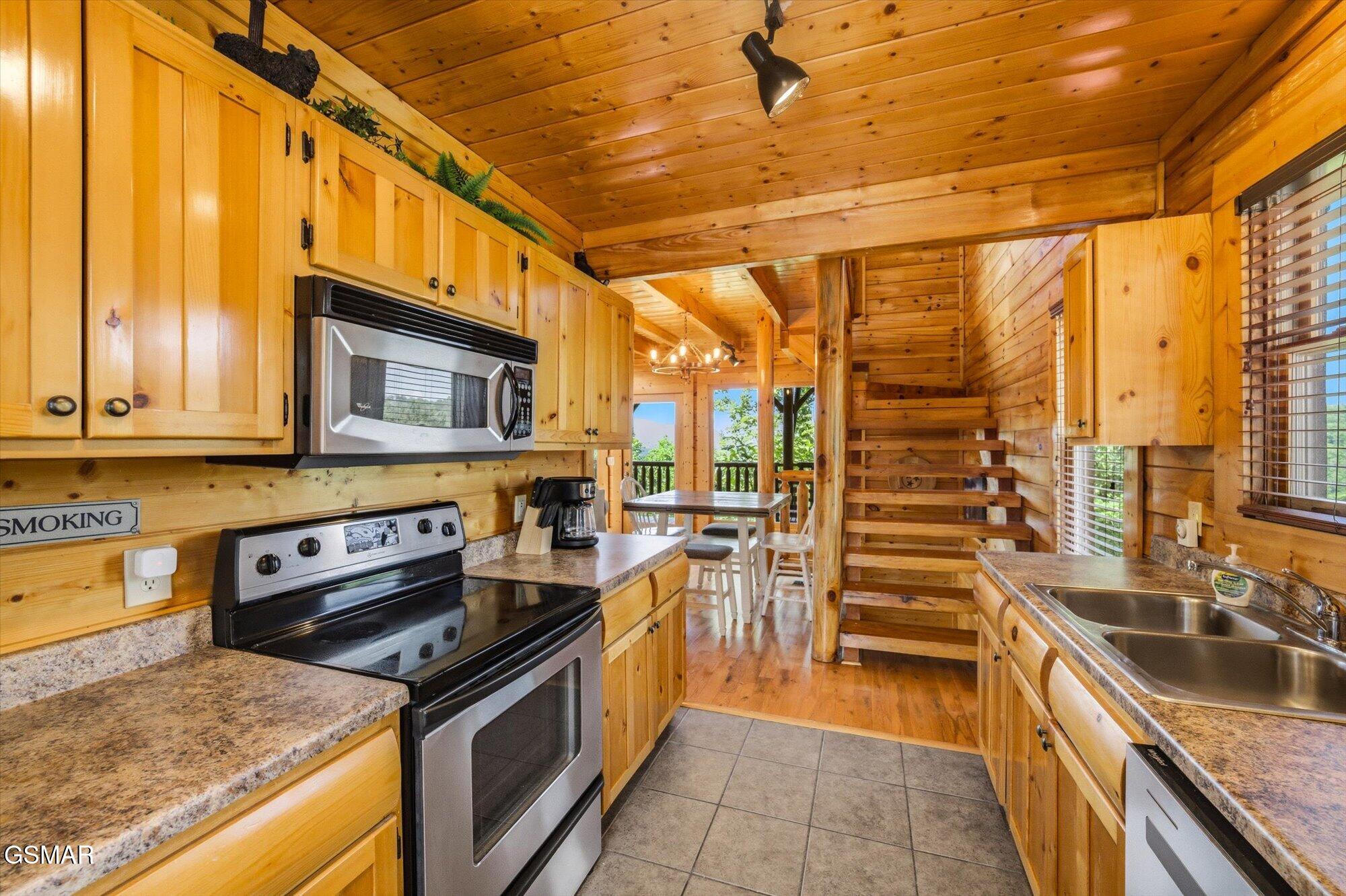 2809 White Oak Ridge Lane