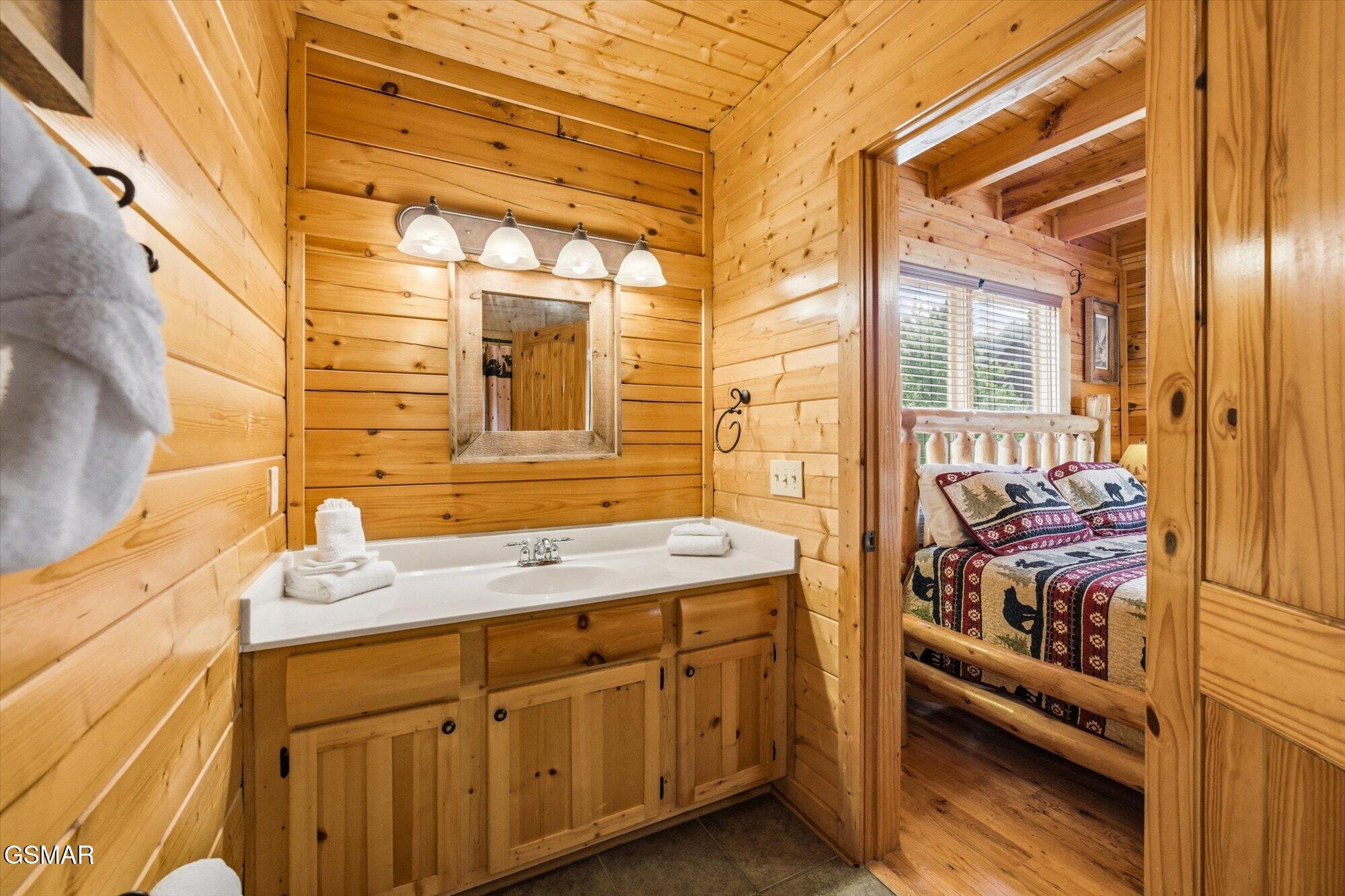 2809 White Oak Ridge Lane
