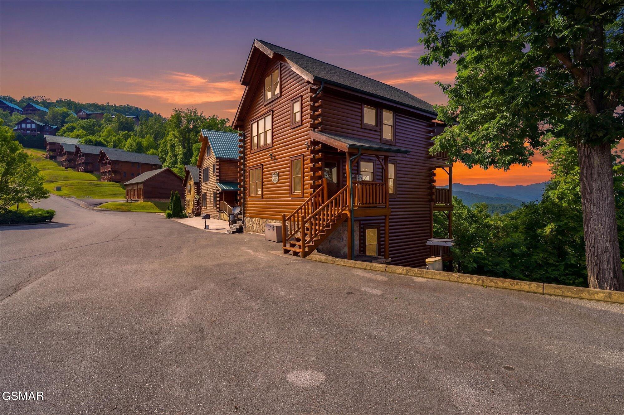 2809 White Oak Ridge Lane