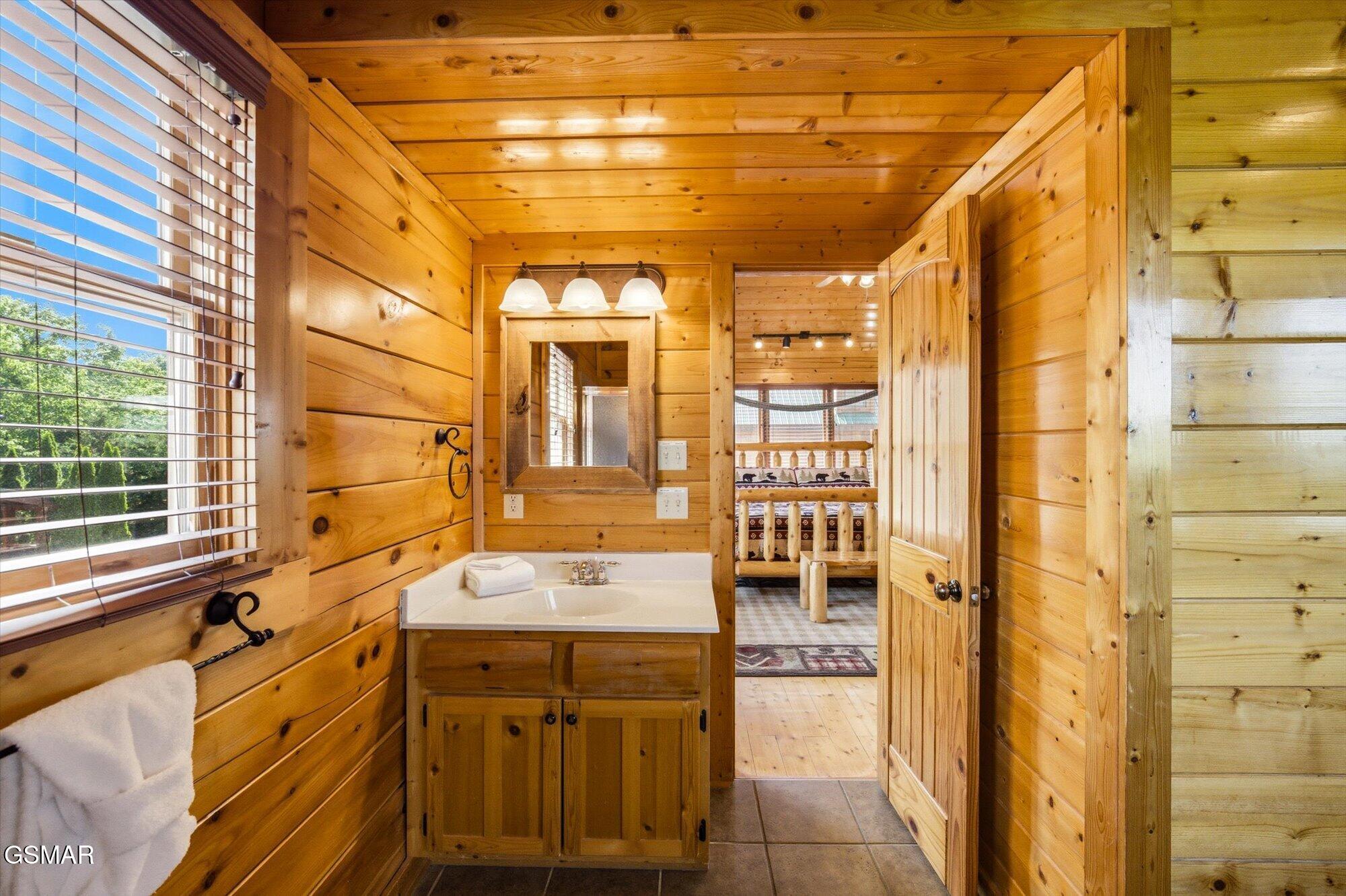2809 White Oak Ridge Lane