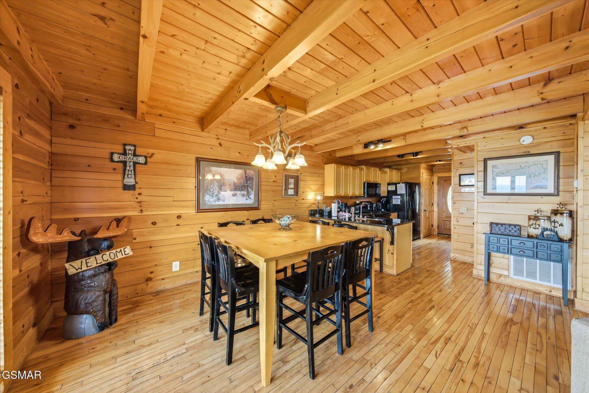 914 Black Bear Cub Way