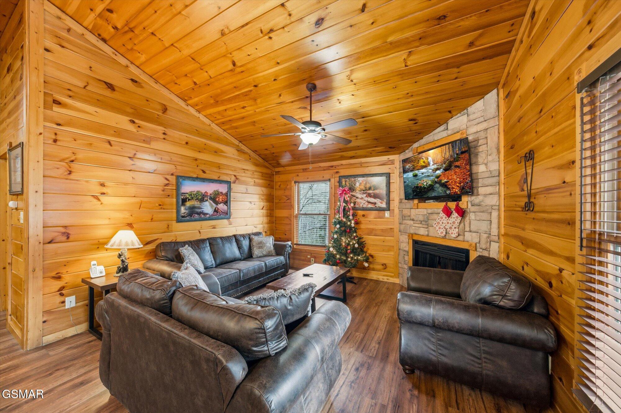 625 Gatlinburg Falls Way