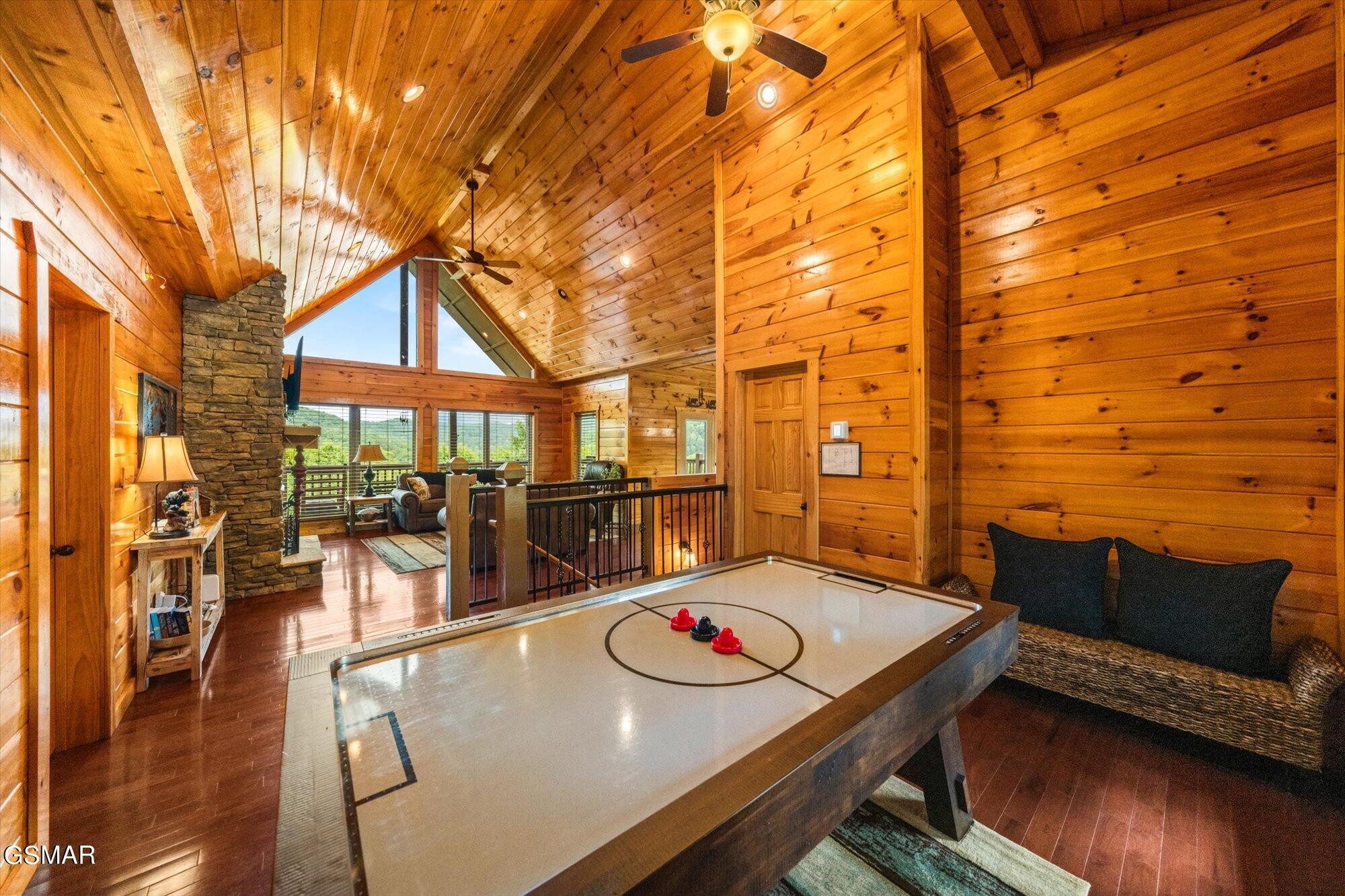 4052 Ridgeback Ln