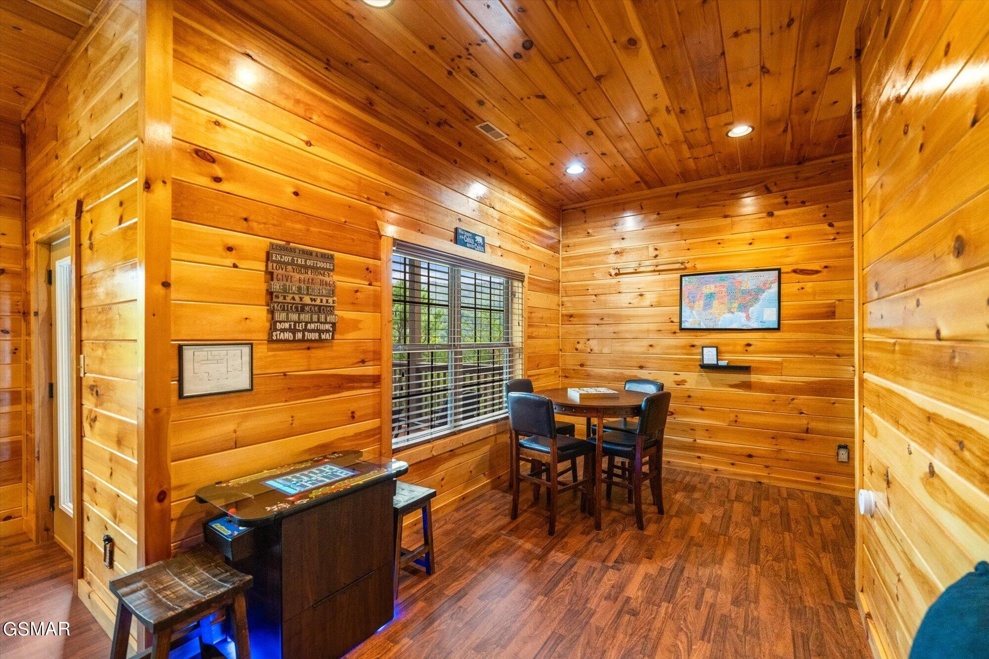 4052 Ridgeback Ln
