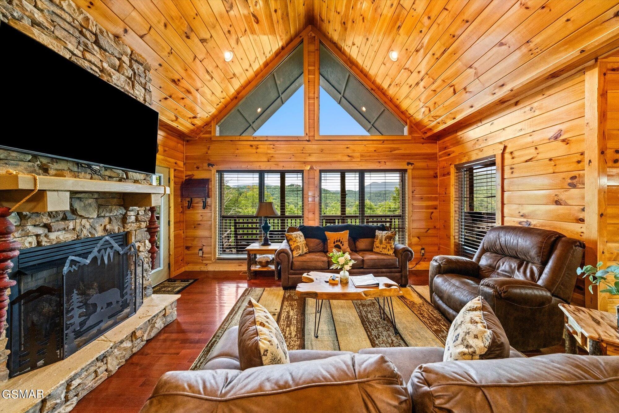 4052 Ridgeback Ln