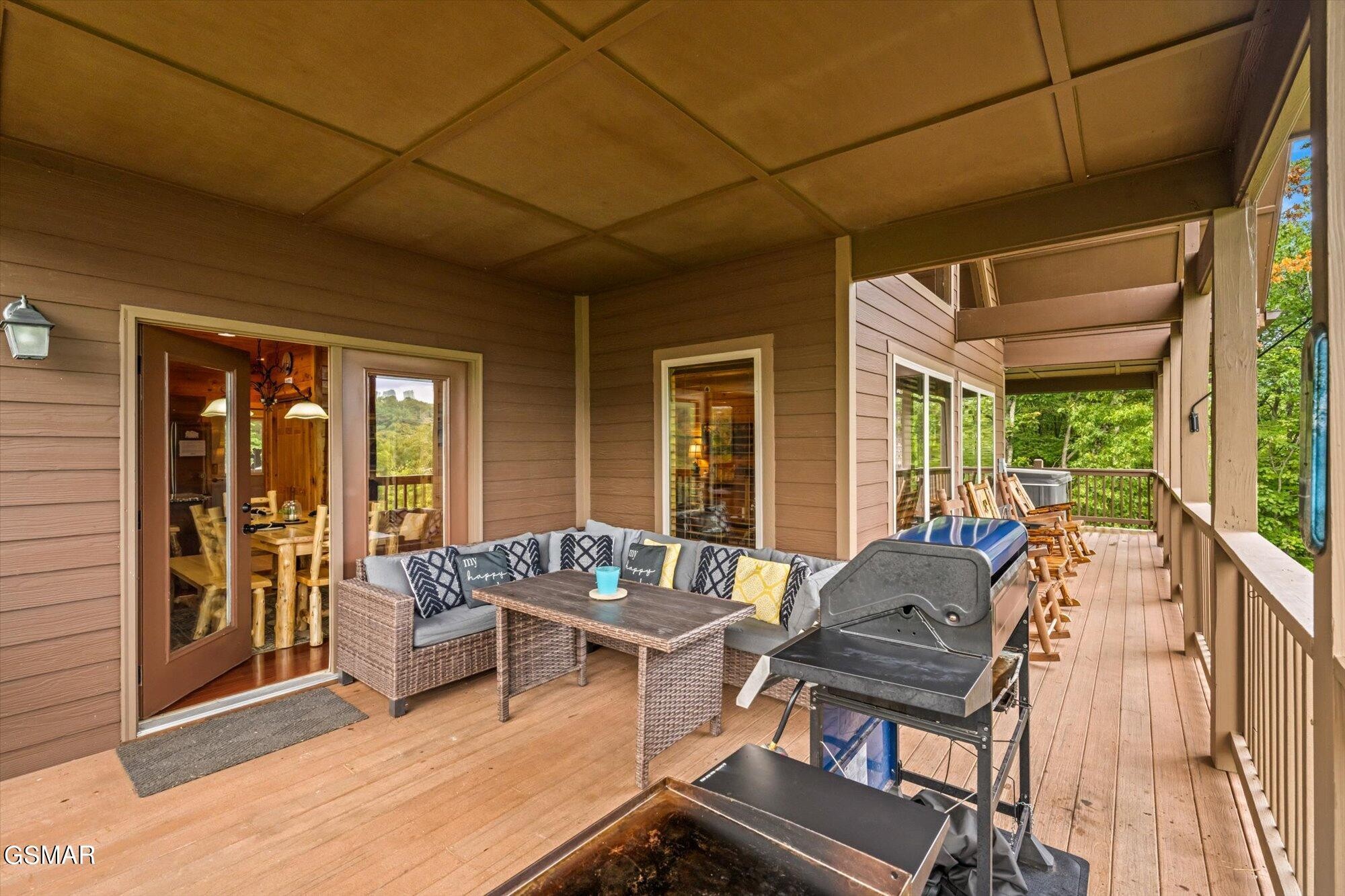 4052 Ridgeback Ln