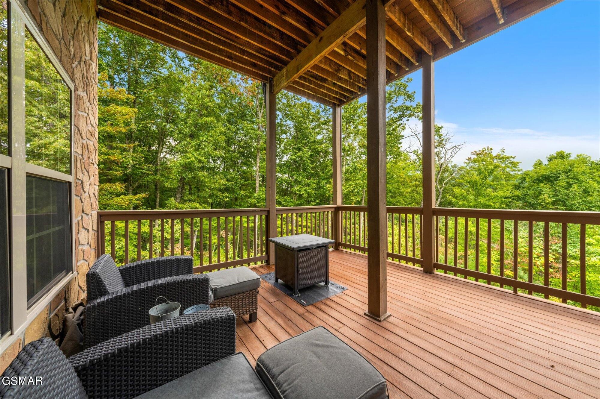 4052 Ridgeback Ln