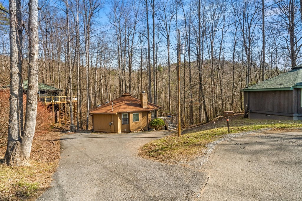 703 Maples Court