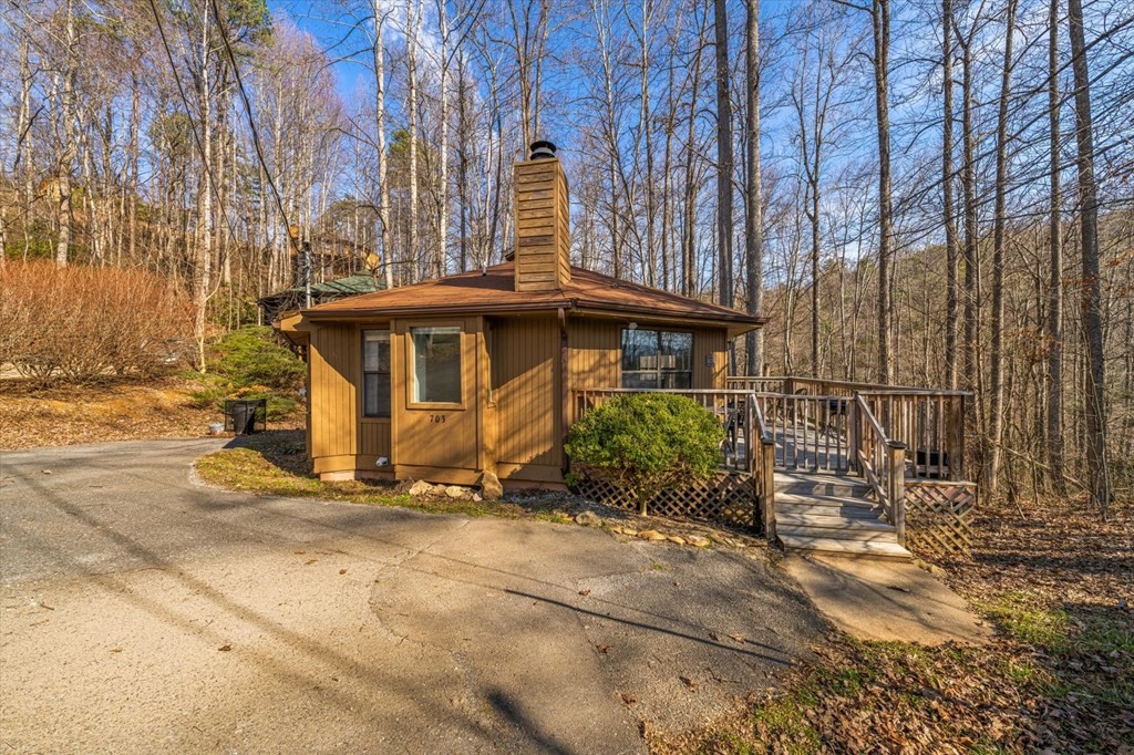 703 Maples Court