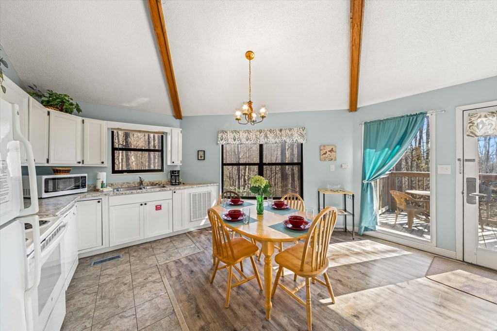 703 Maples Court