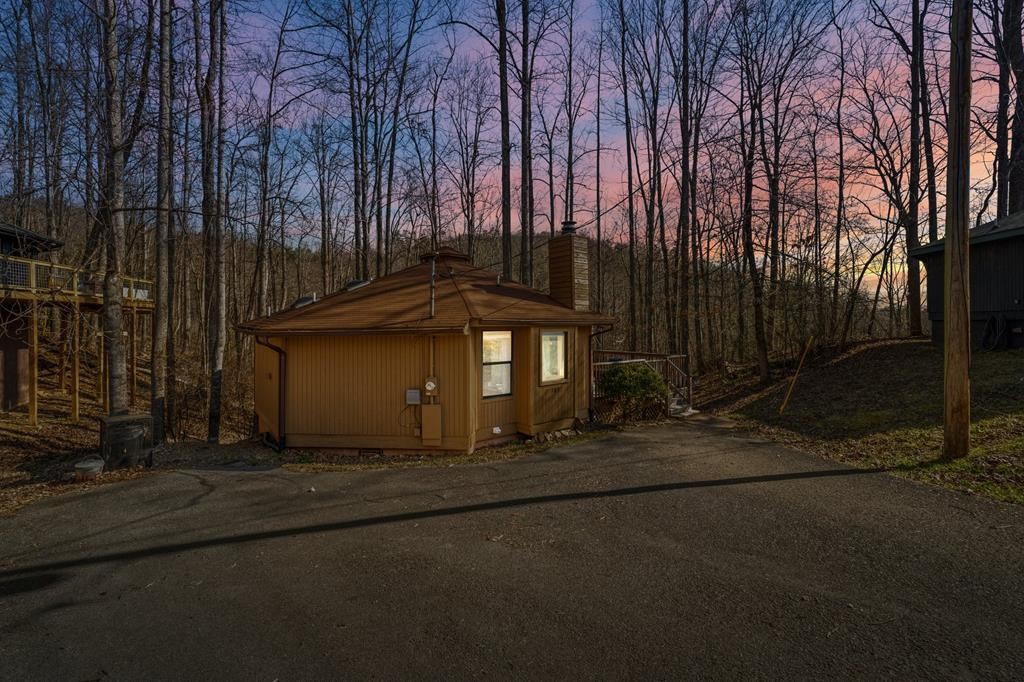 703 Maples Court