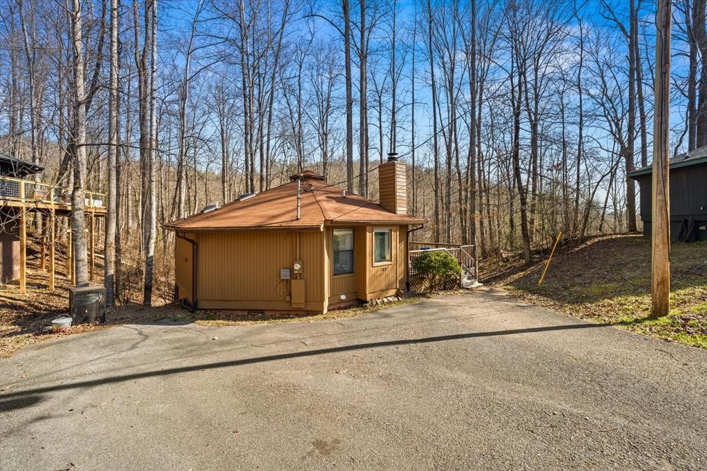 703 Maples Court