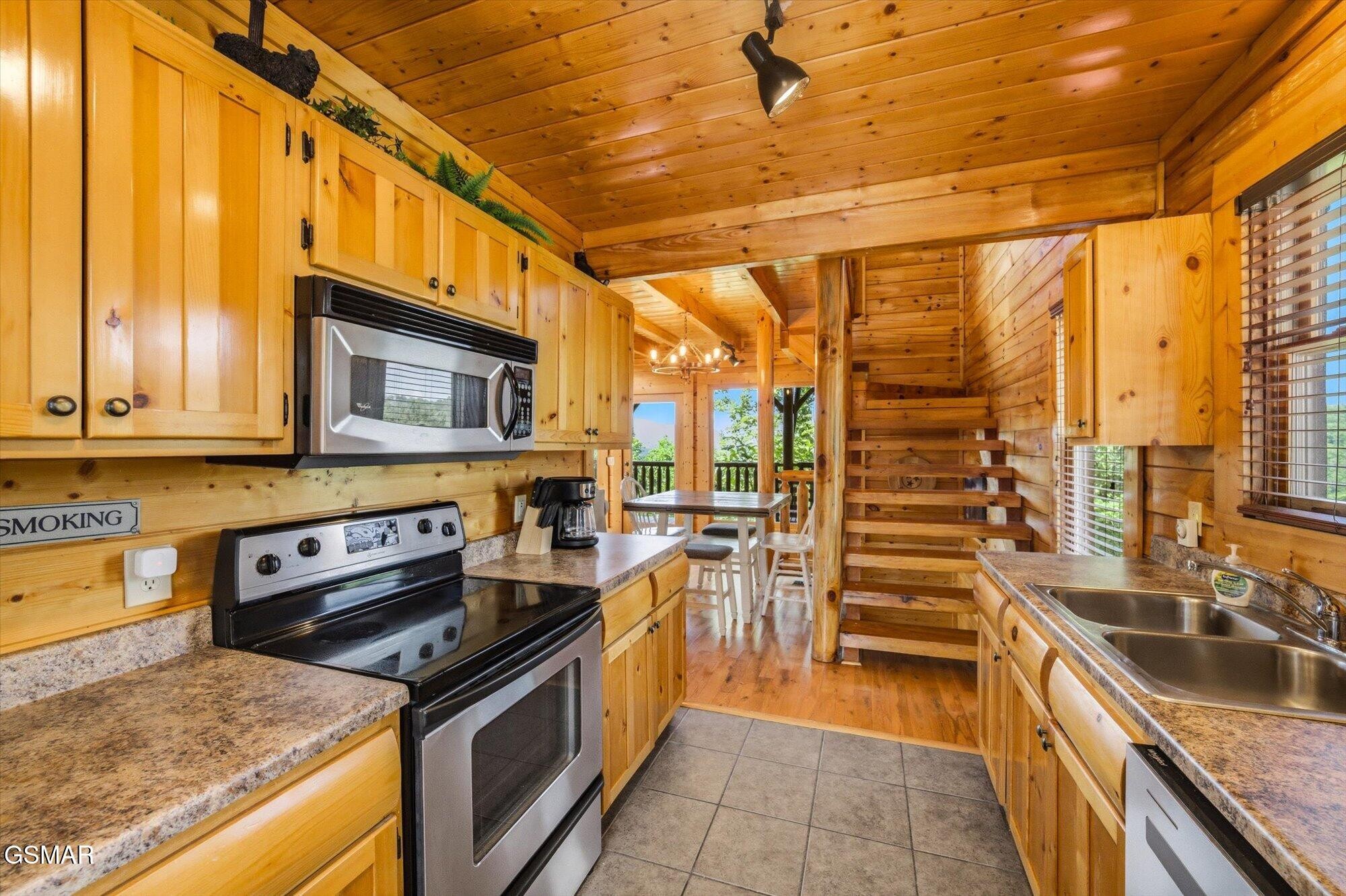 2809 White Oak Ridge Lane