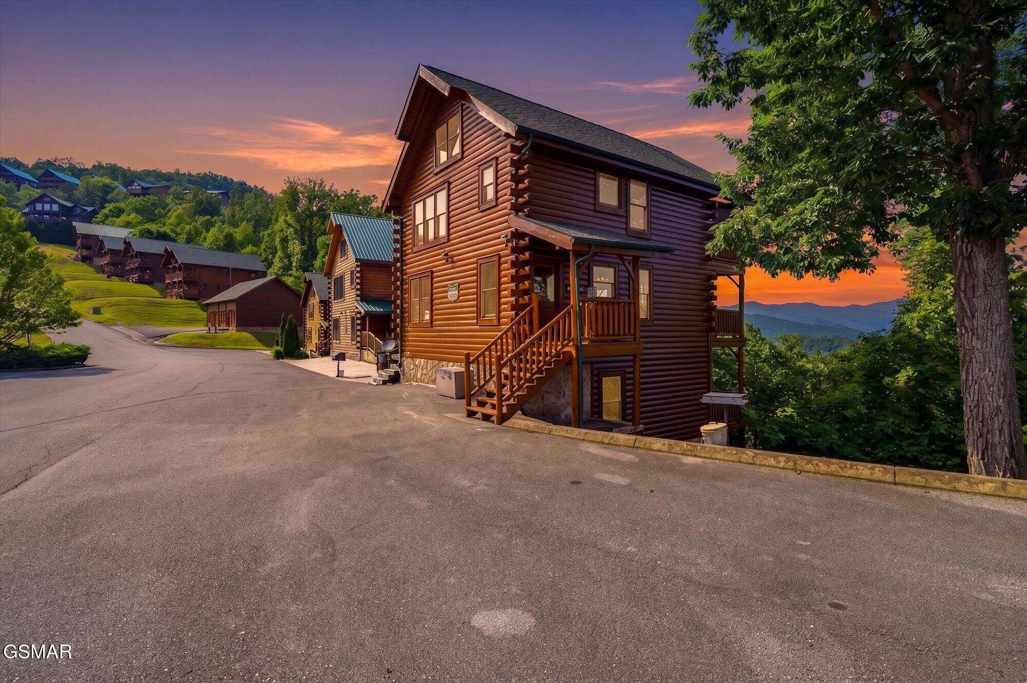 2809 White Oak Ridge Lane