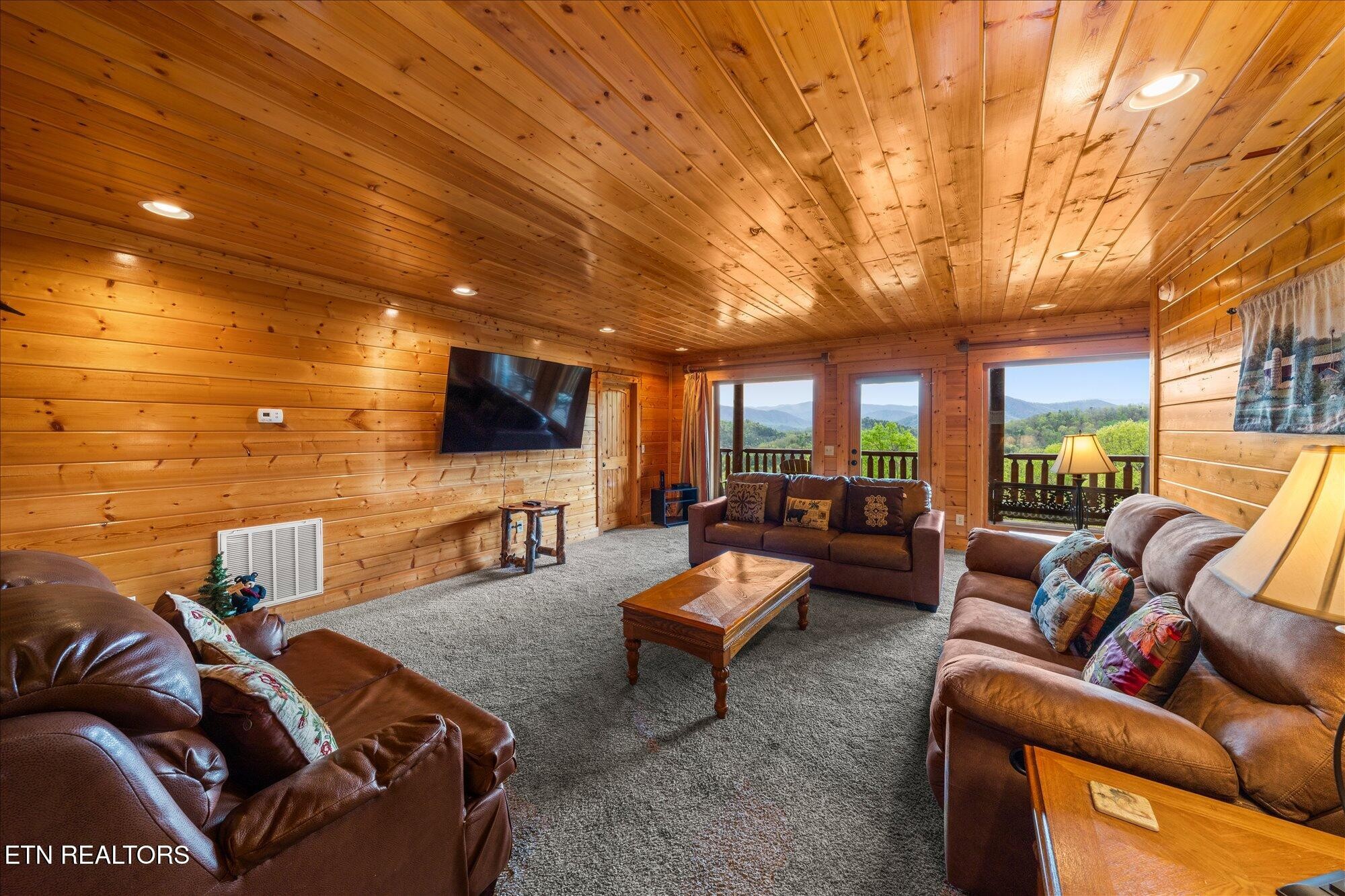 2722 Mountain Perserve Drive