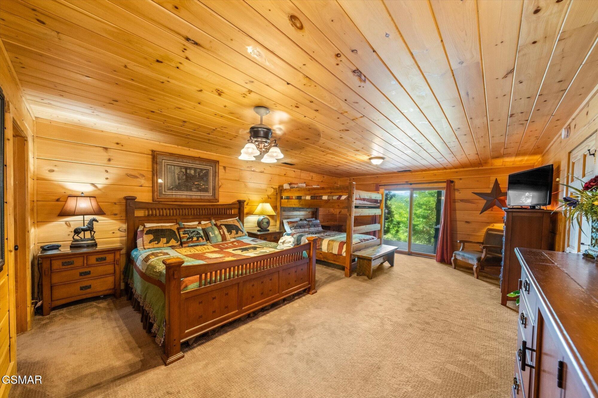2992 Mountain Memories Way