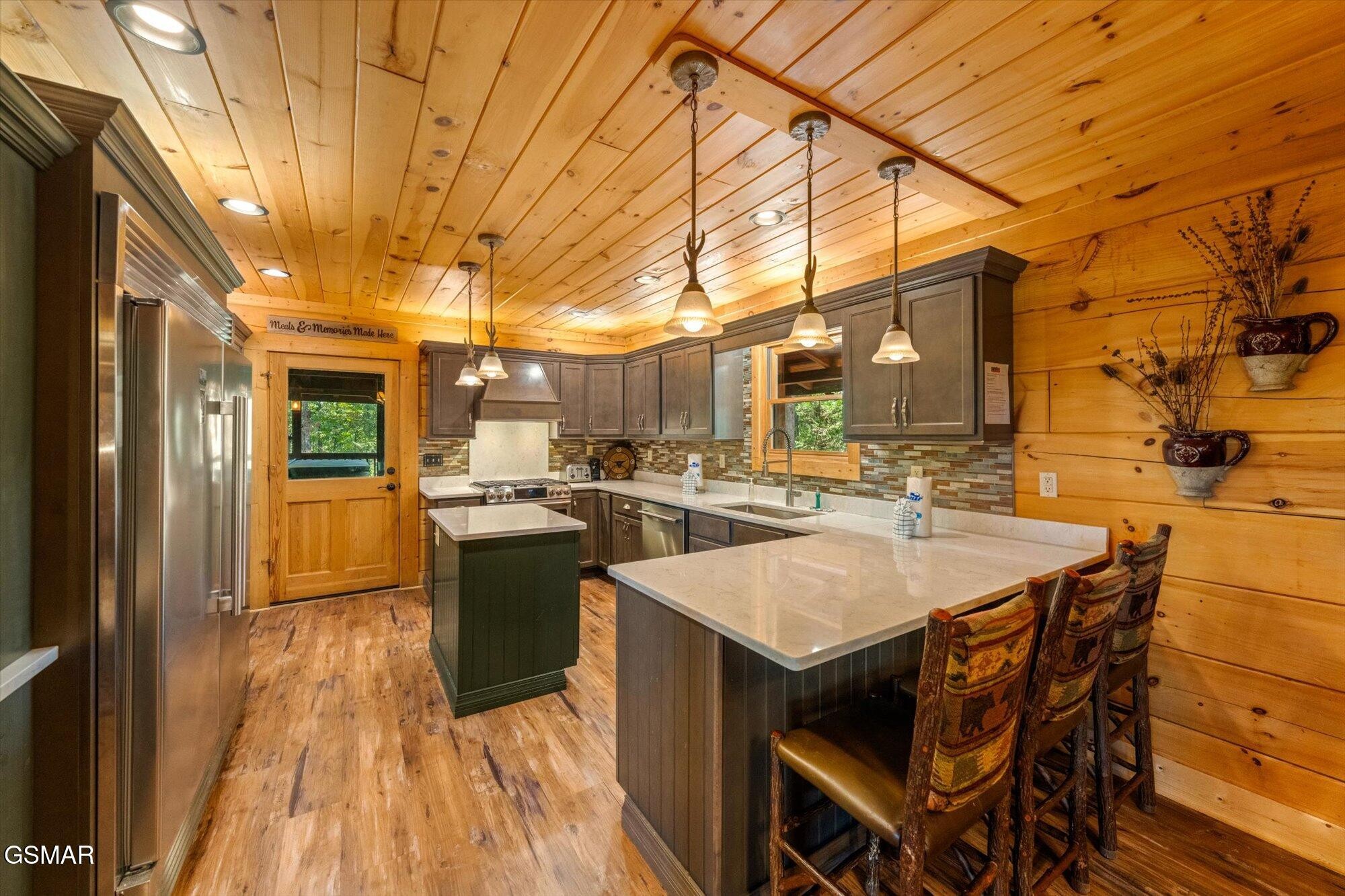 2992 Mountain Memories Way