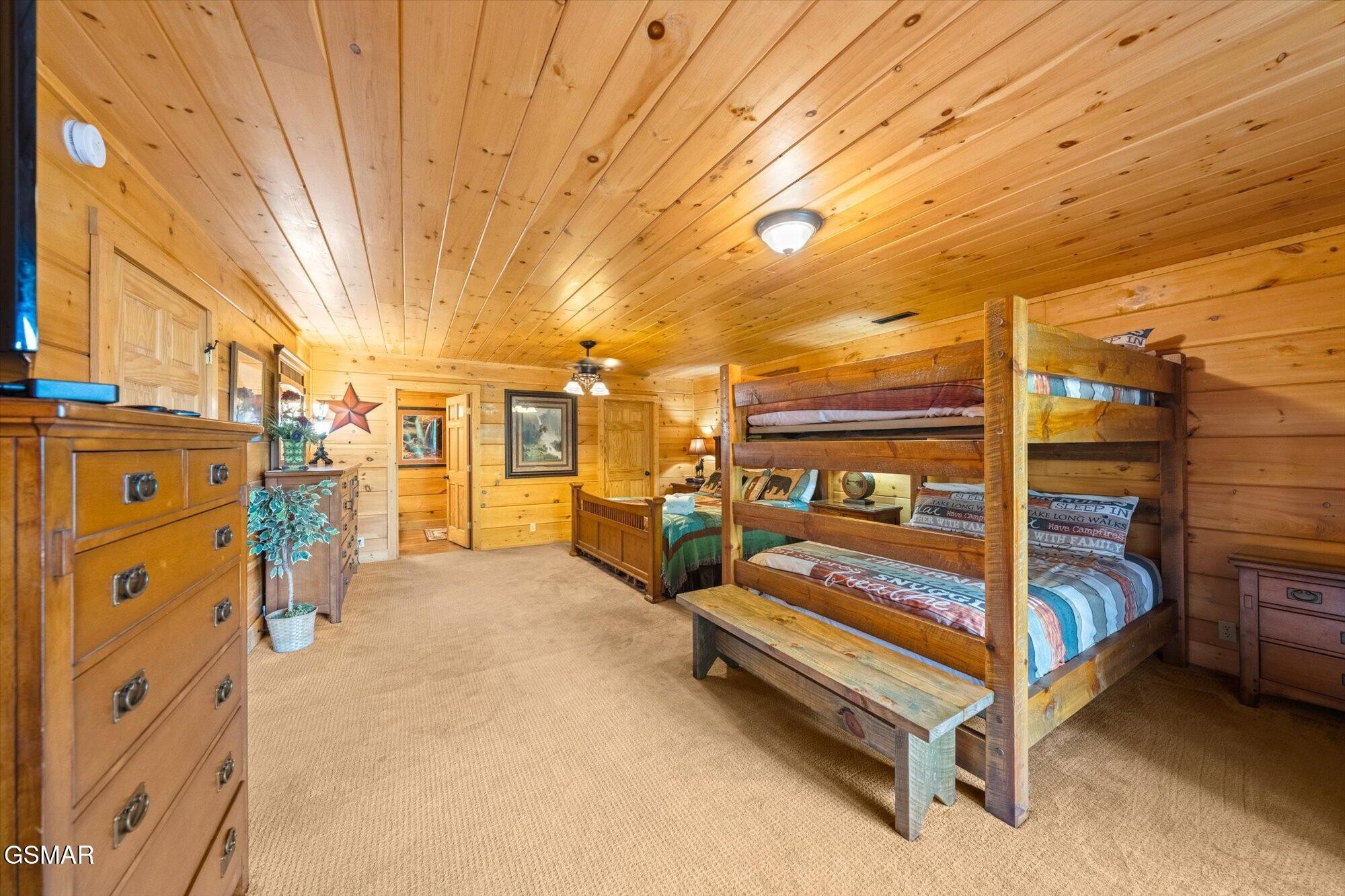 2992 Mountain Memories Way