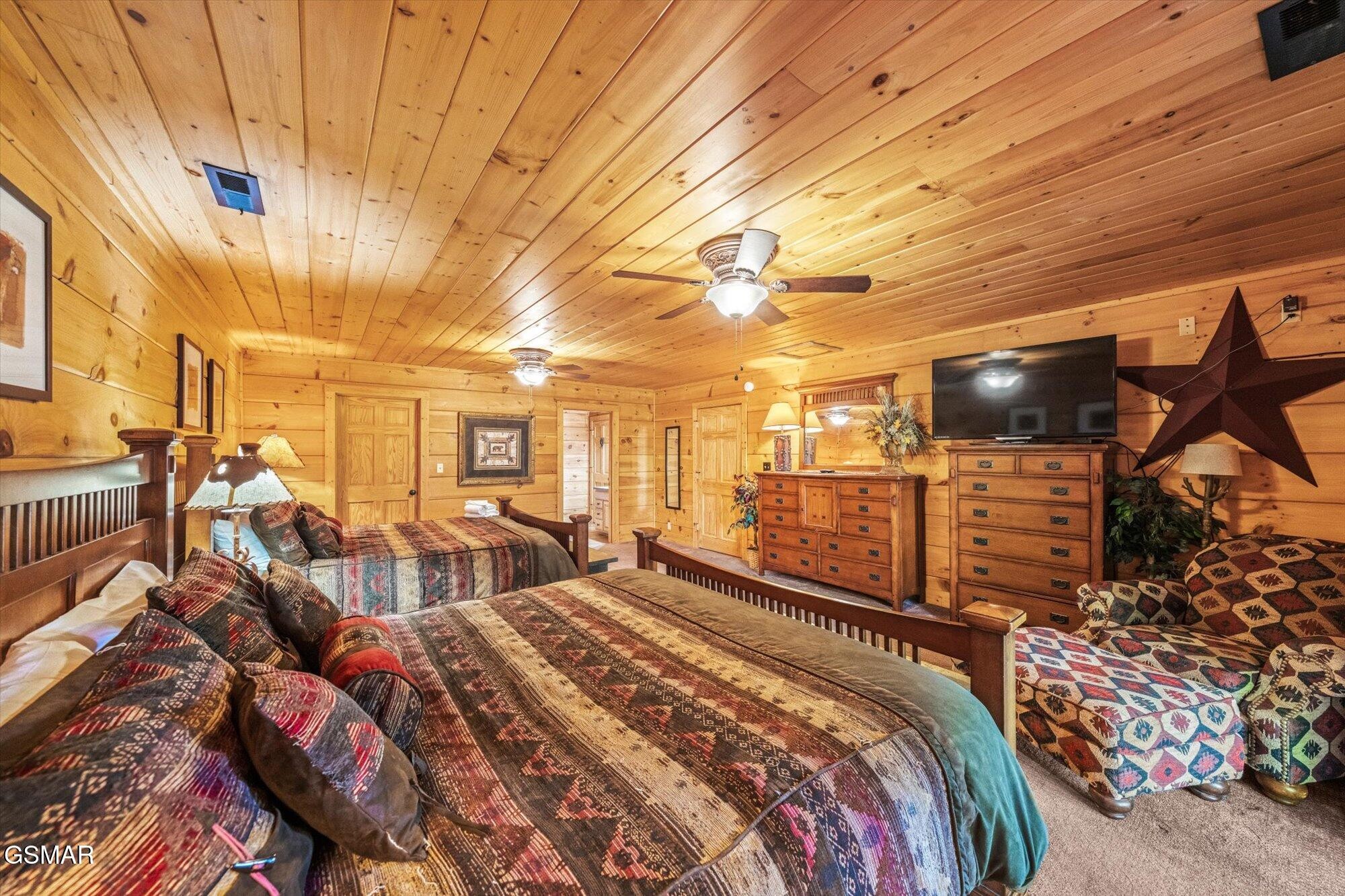 2992 Mountain Memories Way