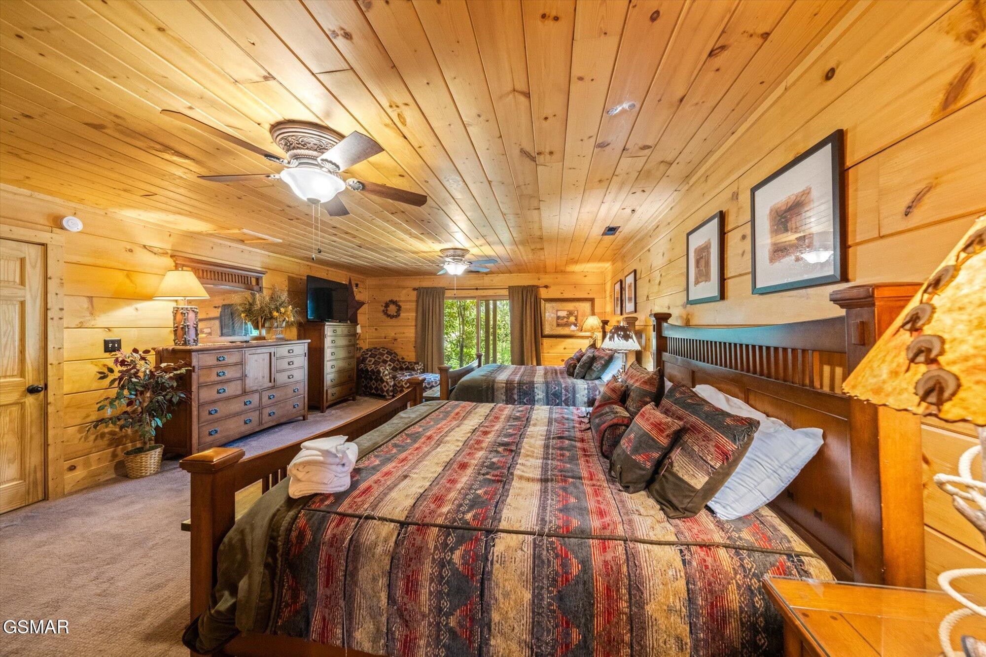 2992 Mountain Memories Way