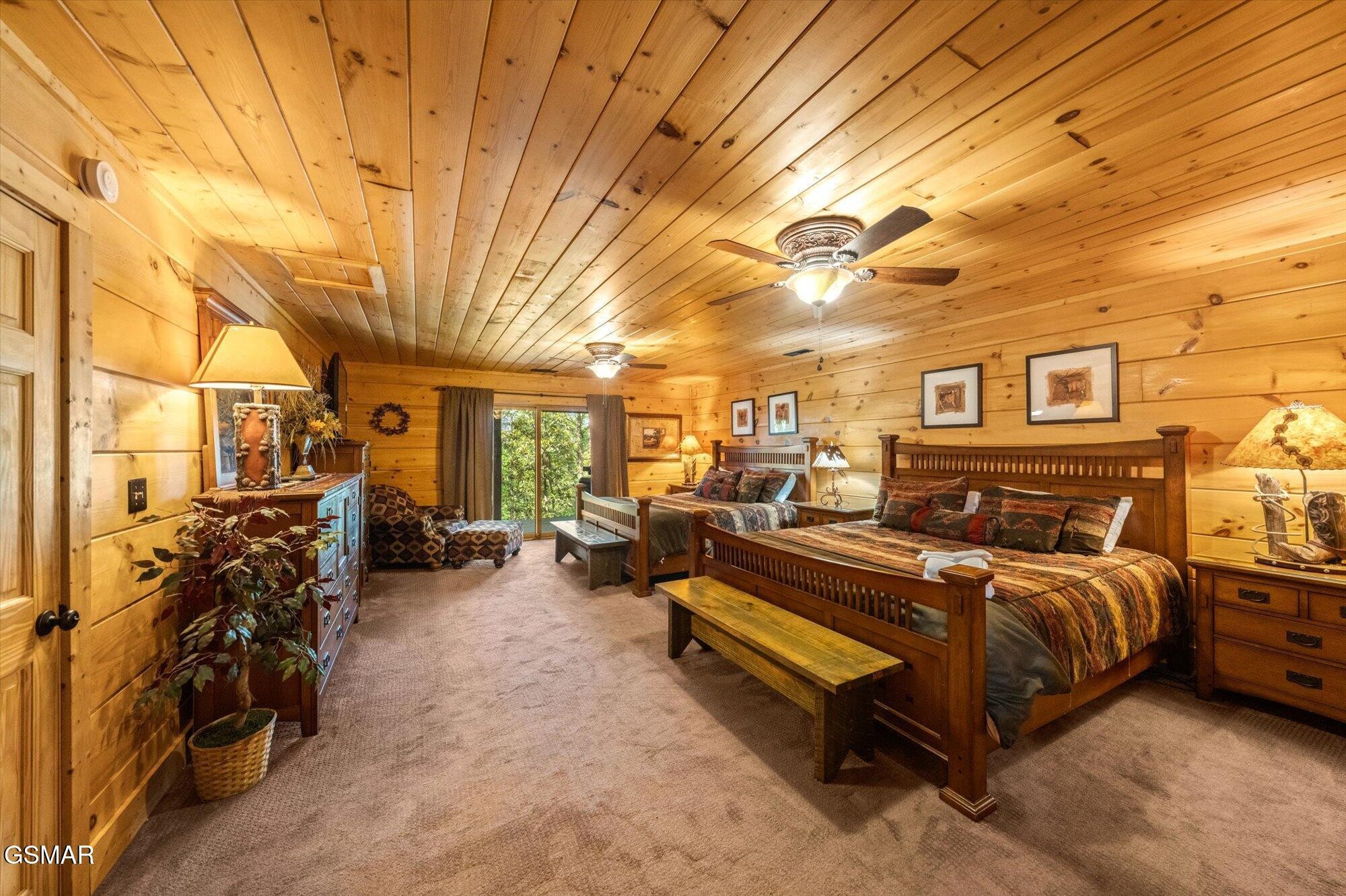 2992 Mountain Memories Way