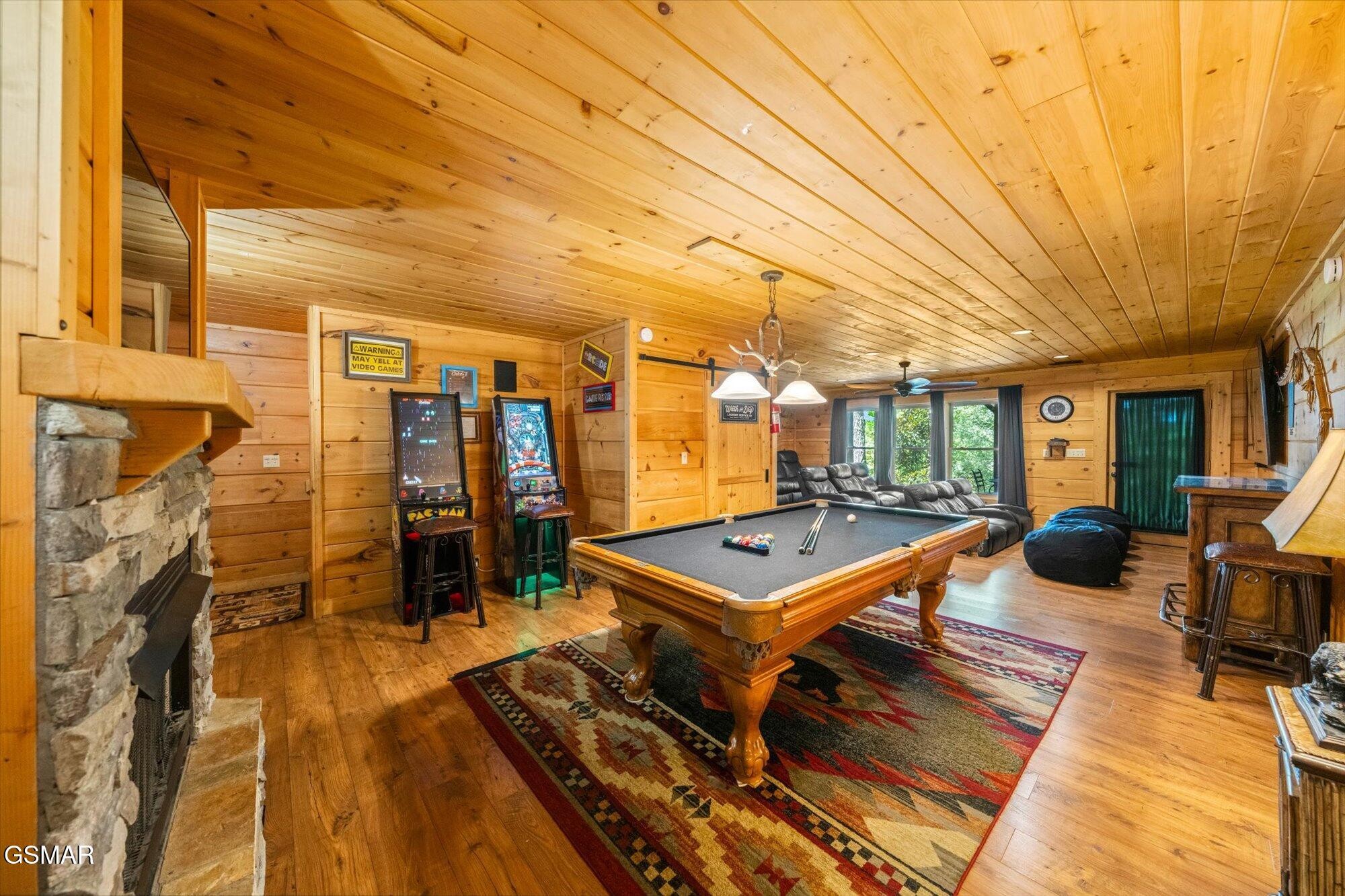 2992 Mountain Memories Way