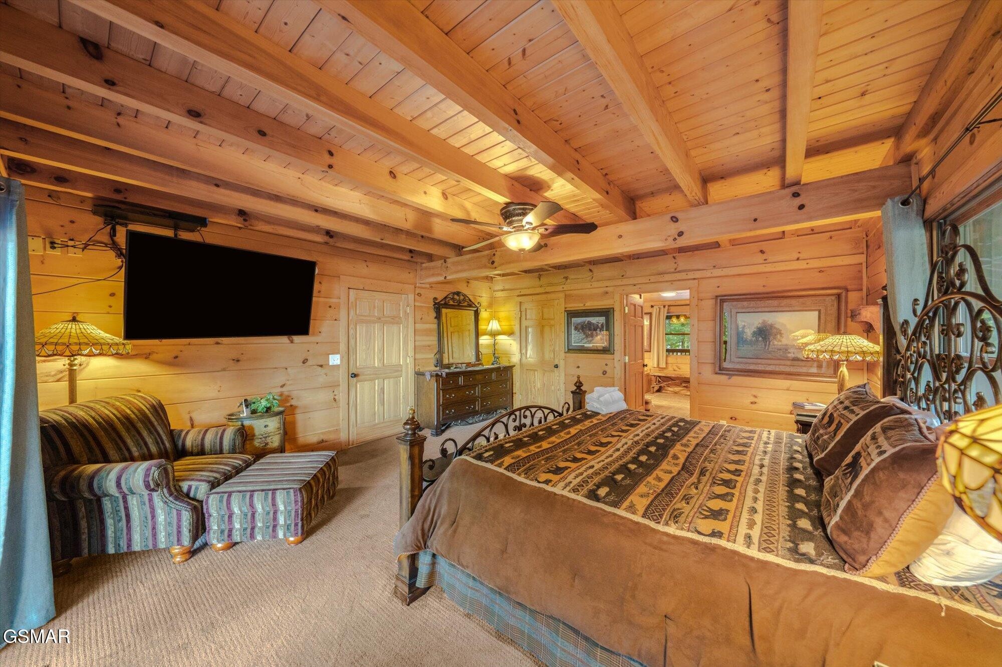 2992 Mountain Memories Way