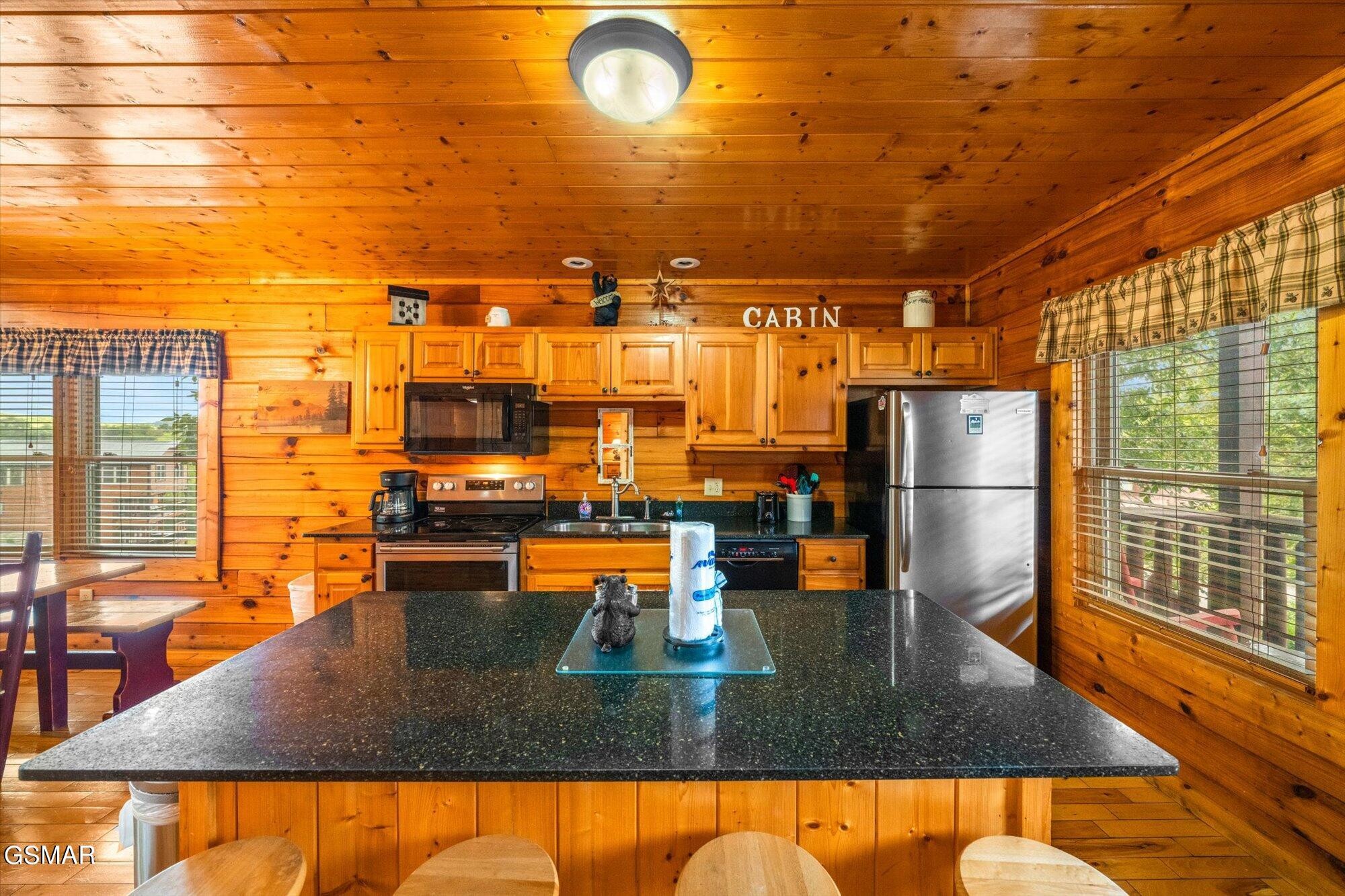 1544 Rainbow Ridge Way