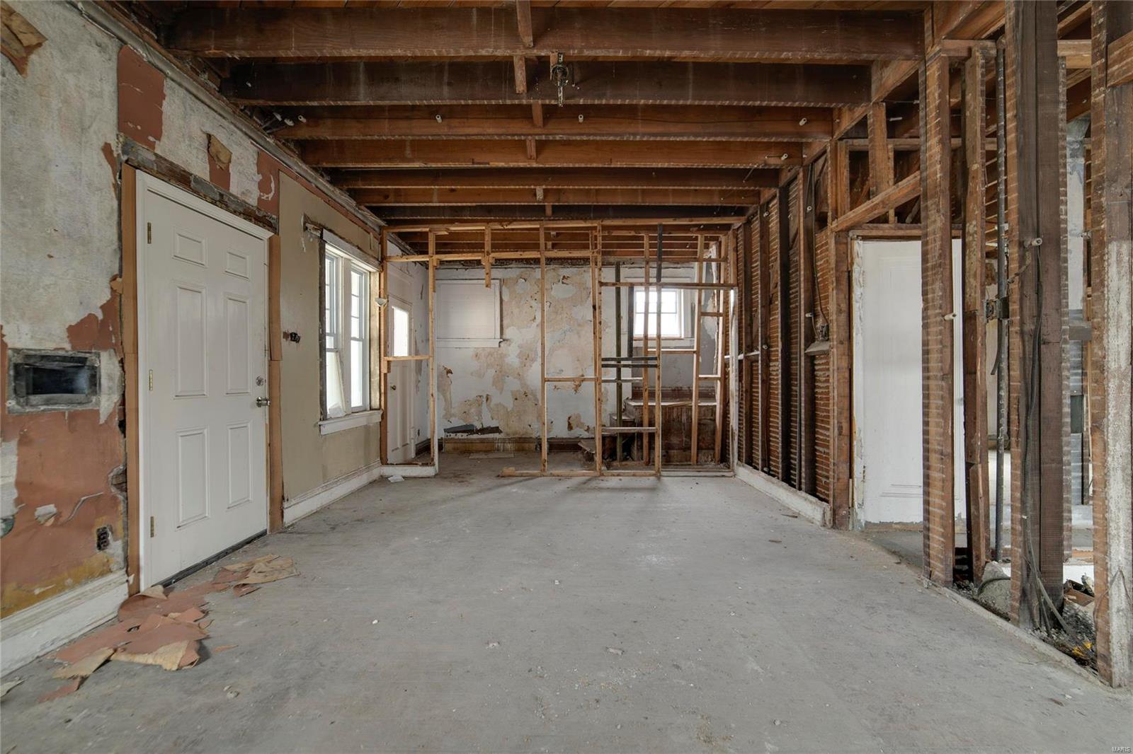 6214 Stillwell Drive