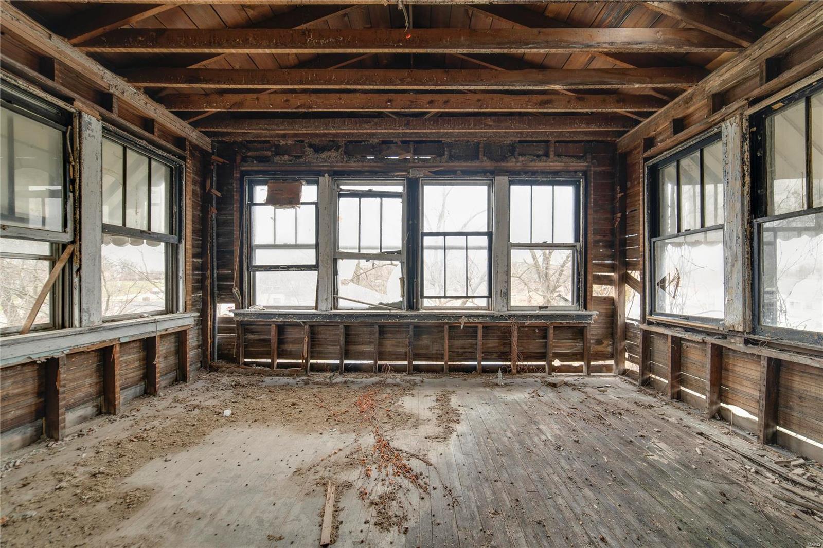 6214 Stillwell Drive