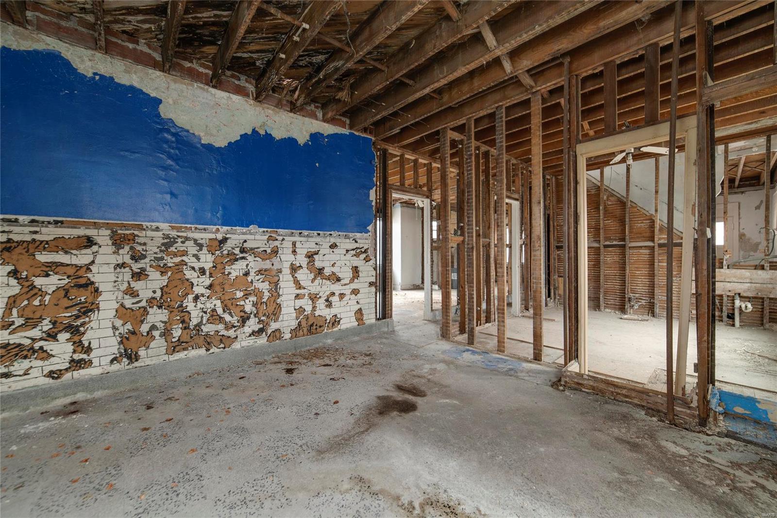 6214 Stillwell Drive