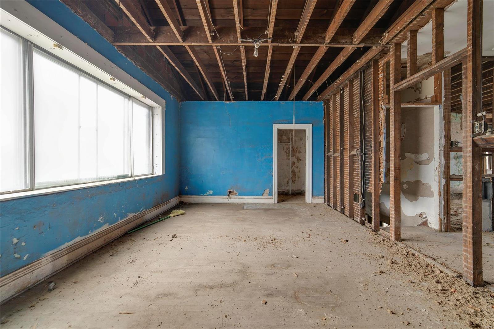 6214 Stillwell Drive