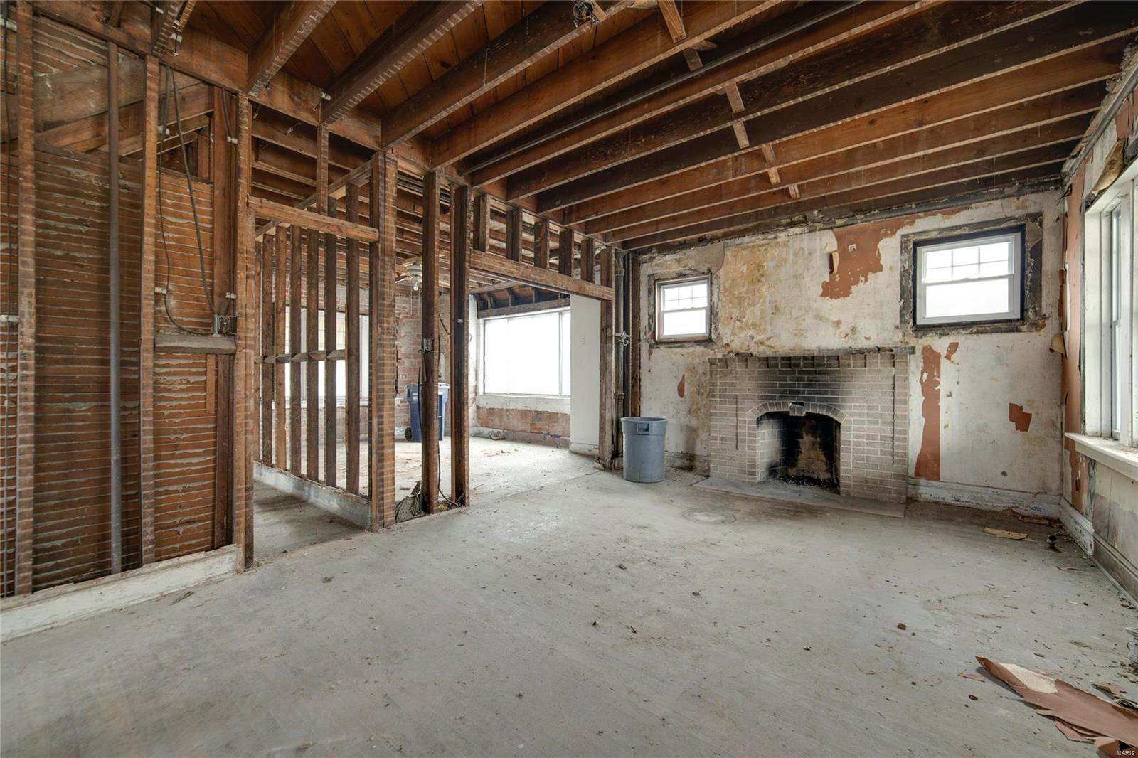 6214 Stillwell Drive