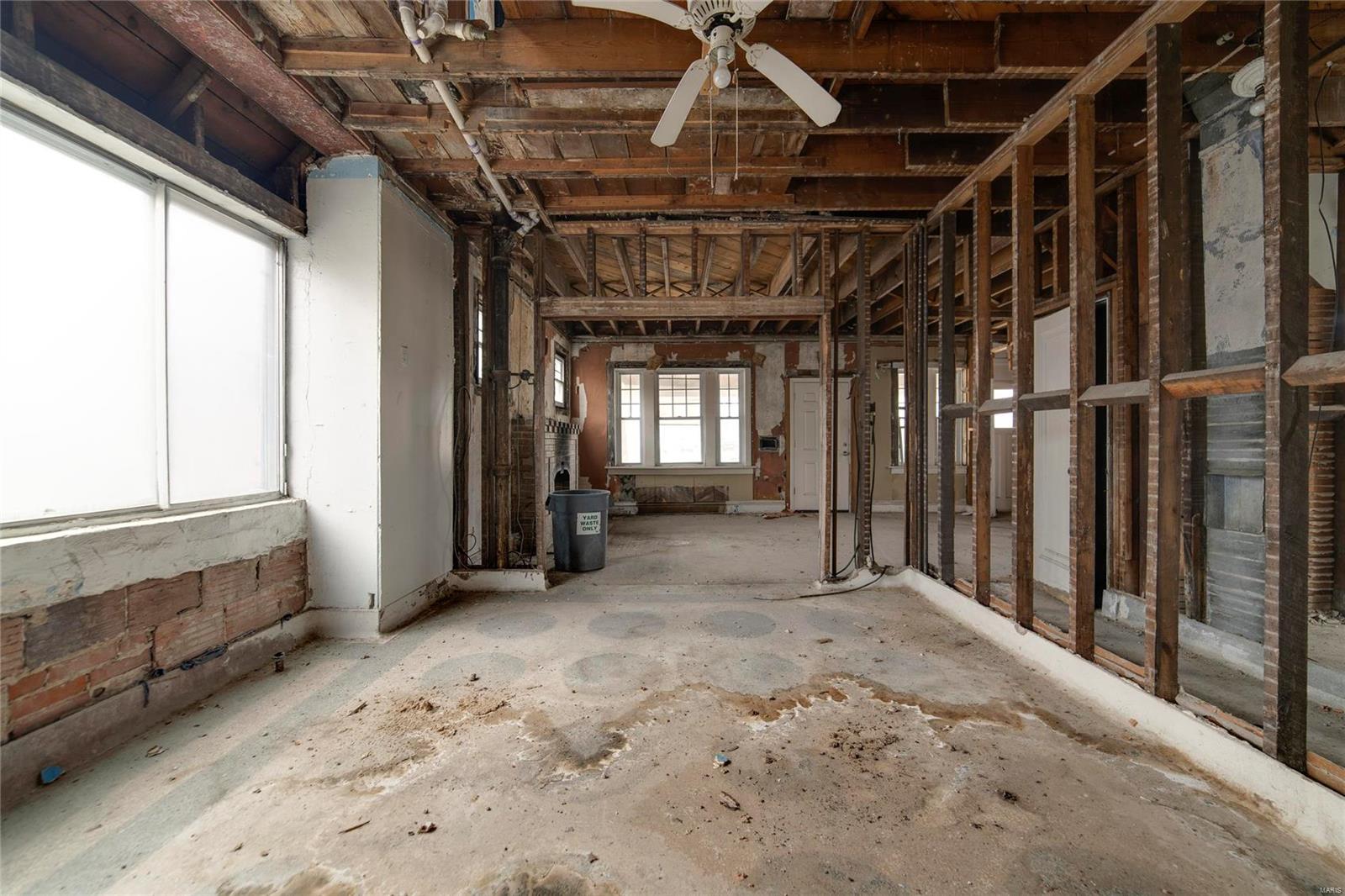 6214 Stillwell Drive