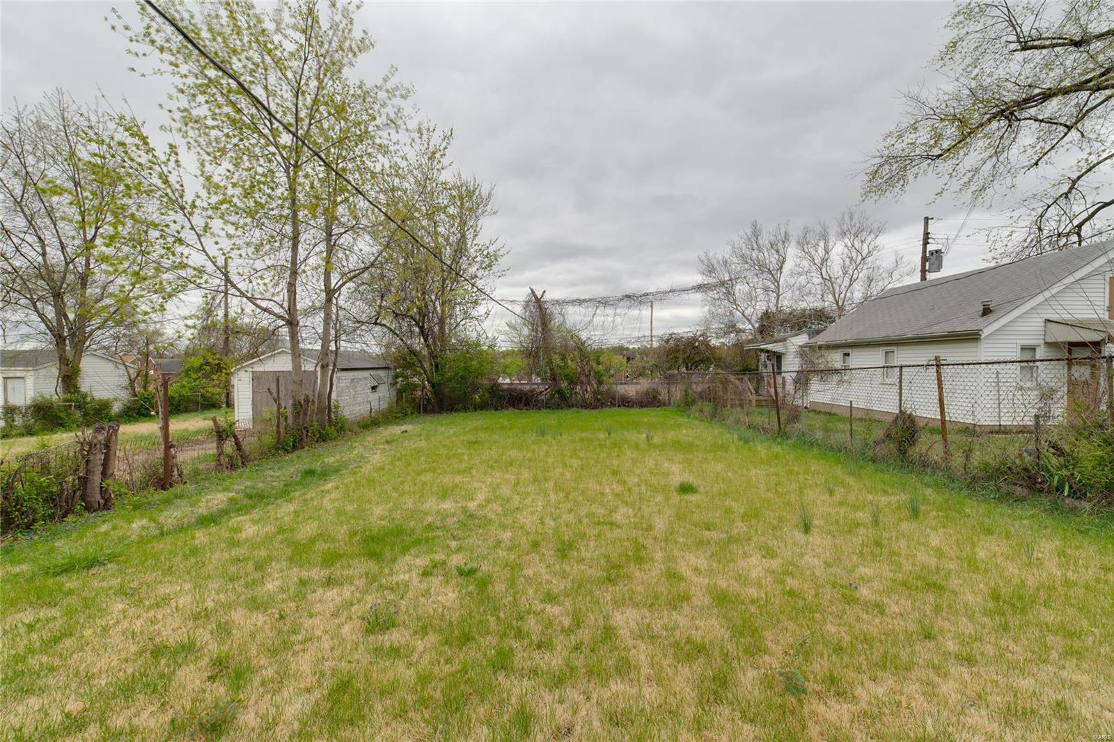 1810 Eton Lane