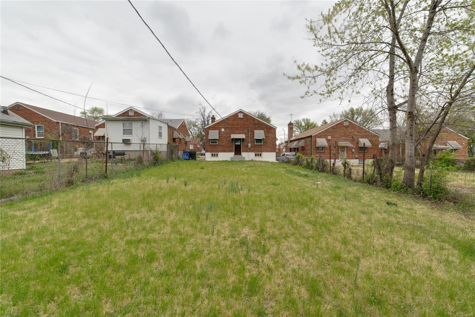 1810 Eton Lane